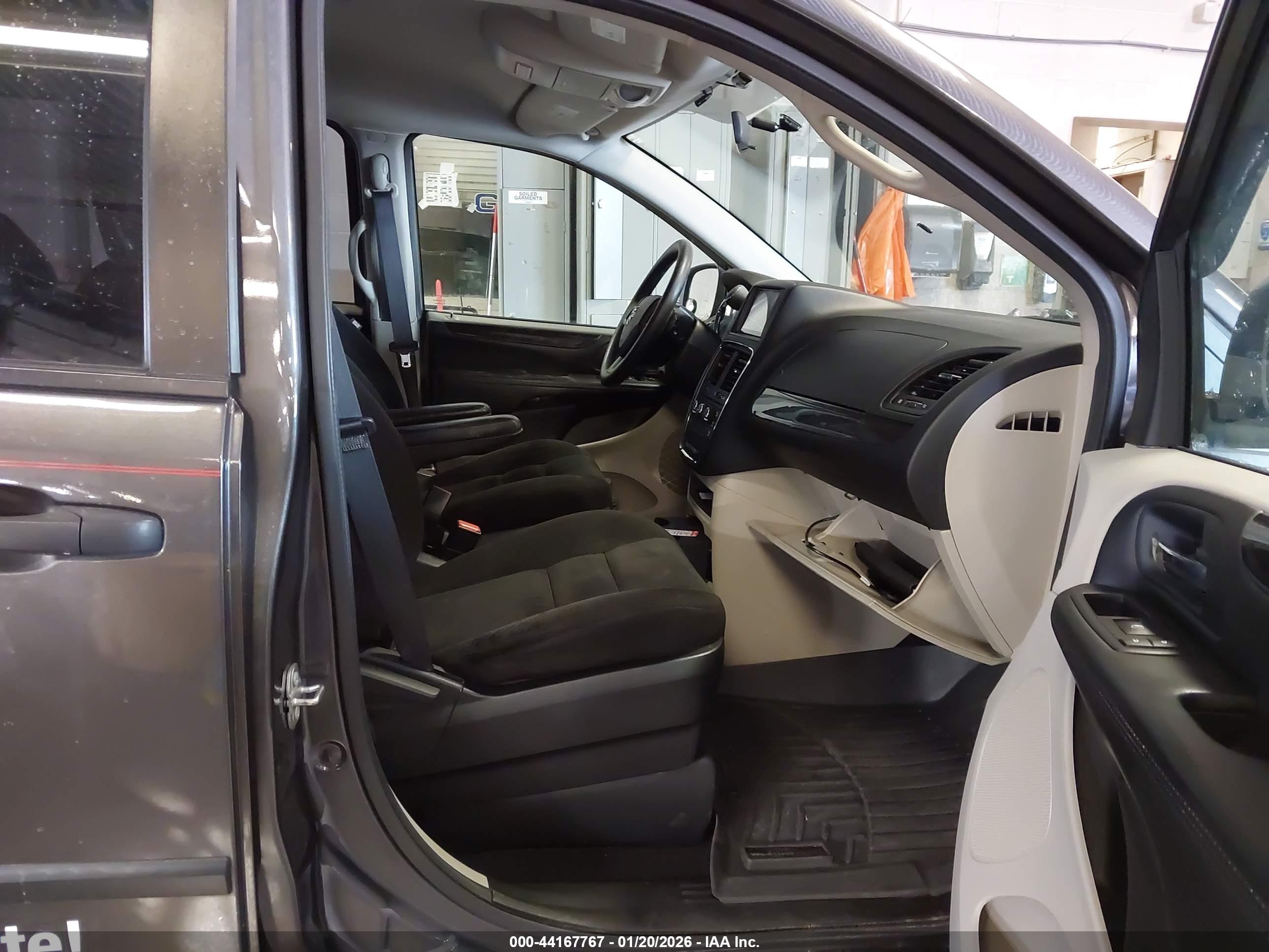 DODGE GRAND image 5