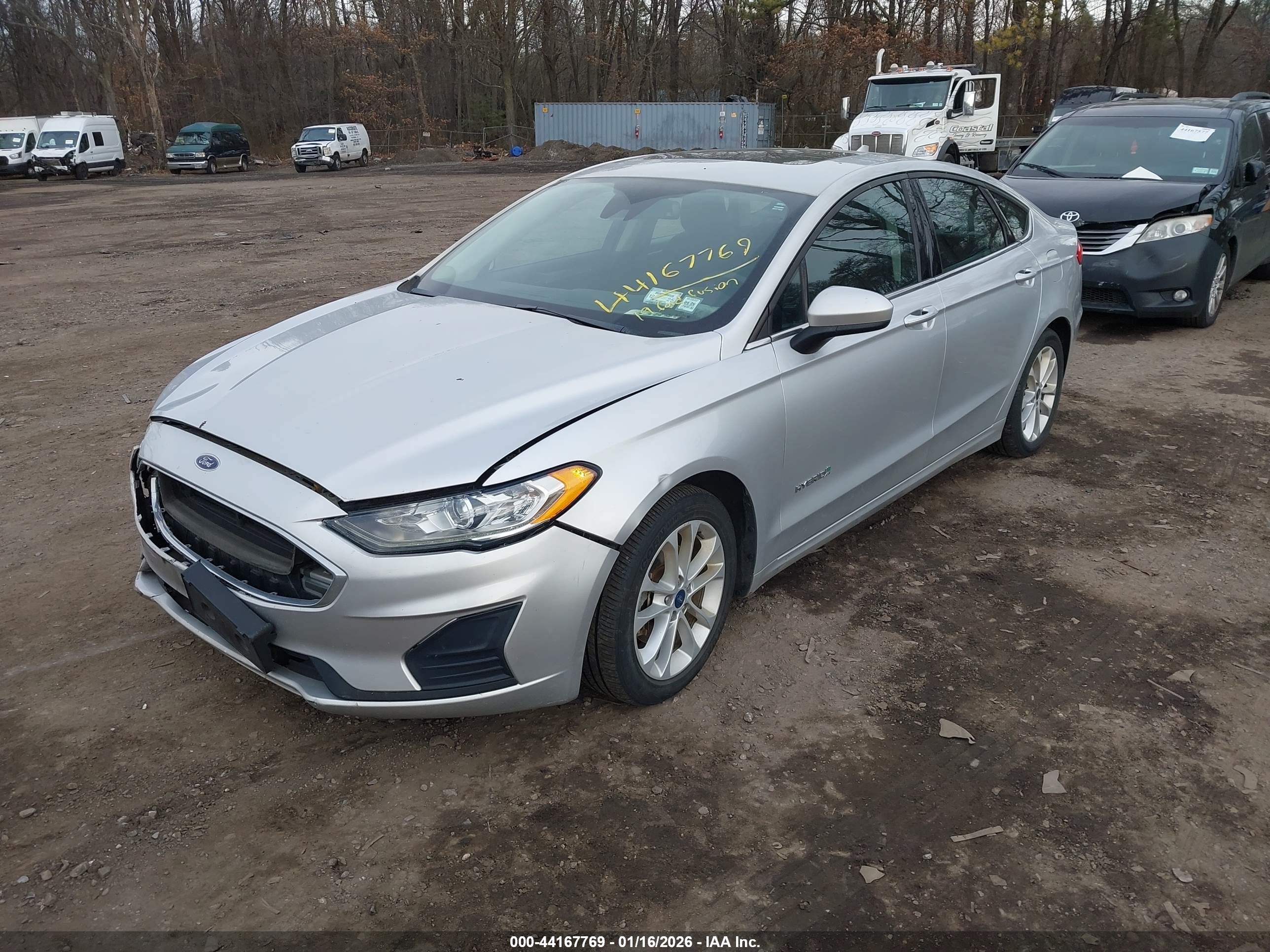 FORD FUSION image 2