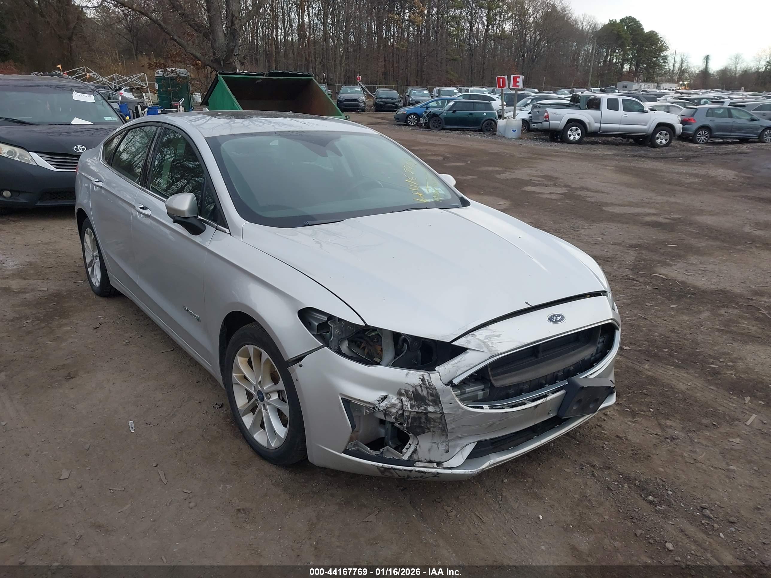 FORD FUSION image 6