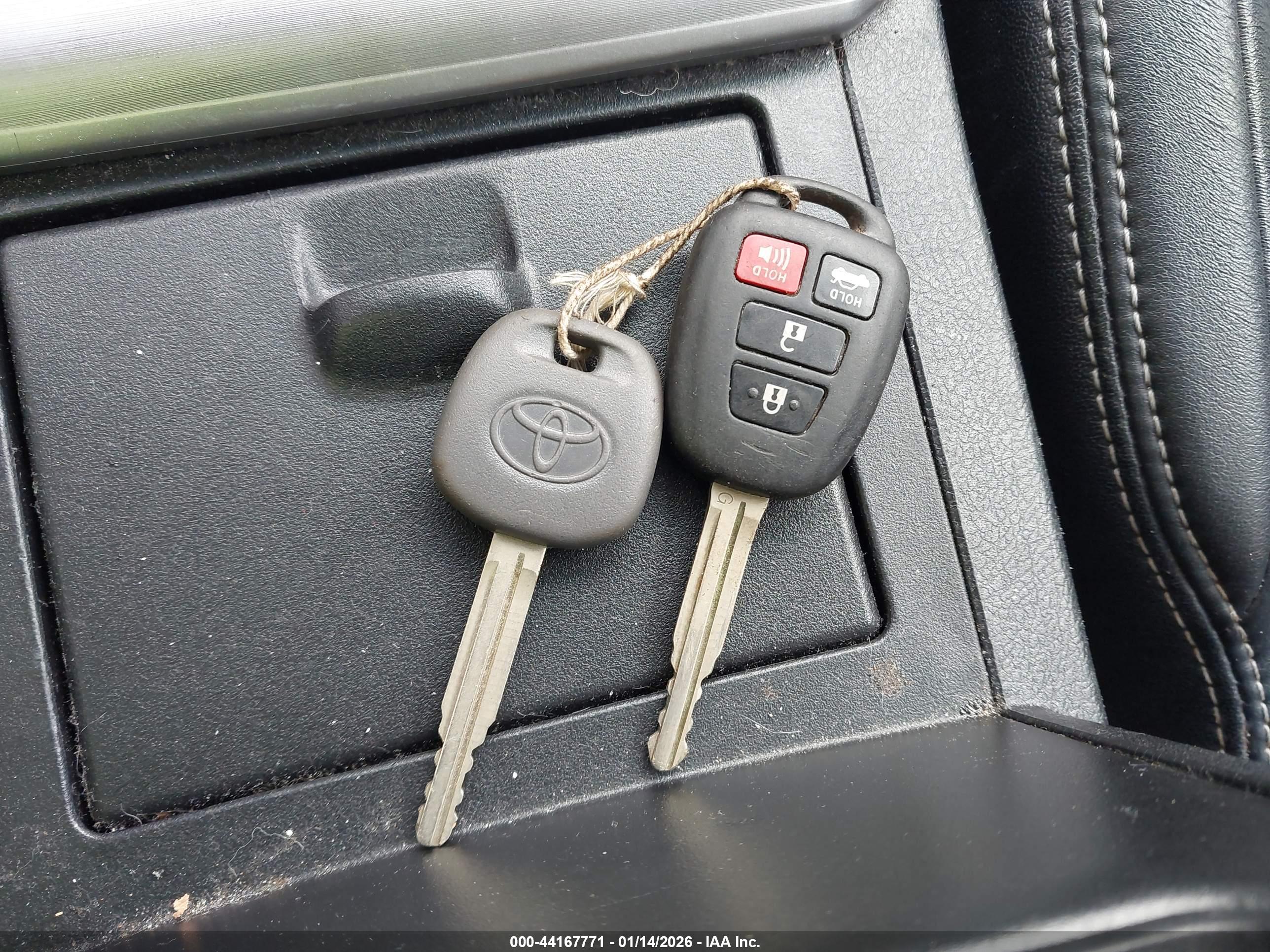 TOYOTA CAMRY image 11