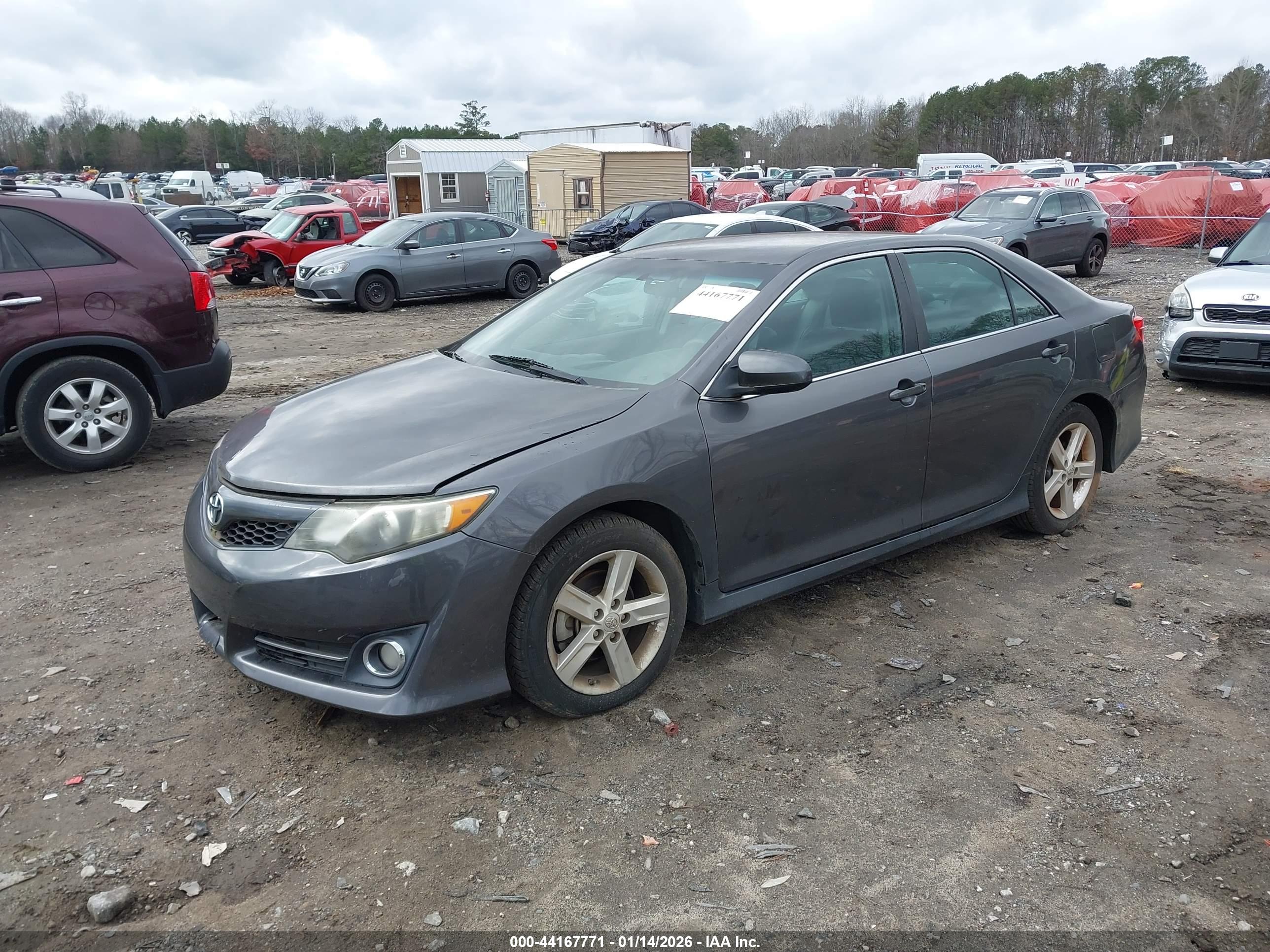 TOYOTA CAMRY image 2