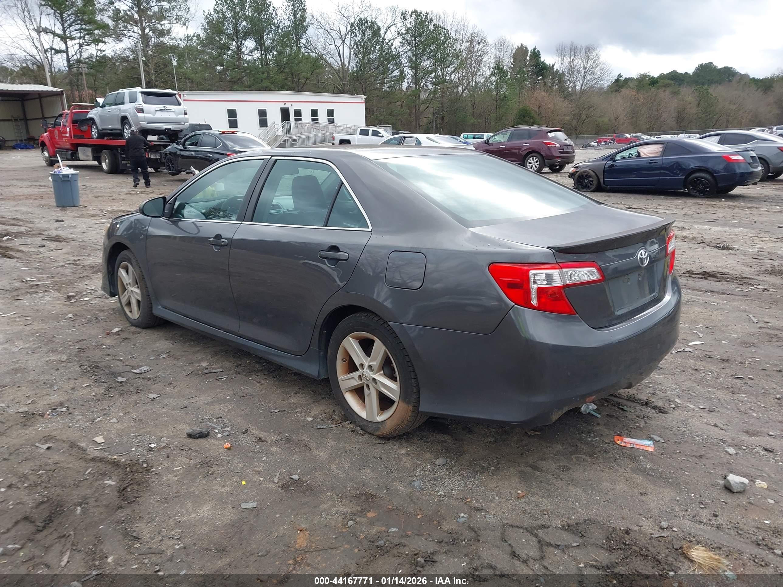 TOYOTA CAMRY image 3
