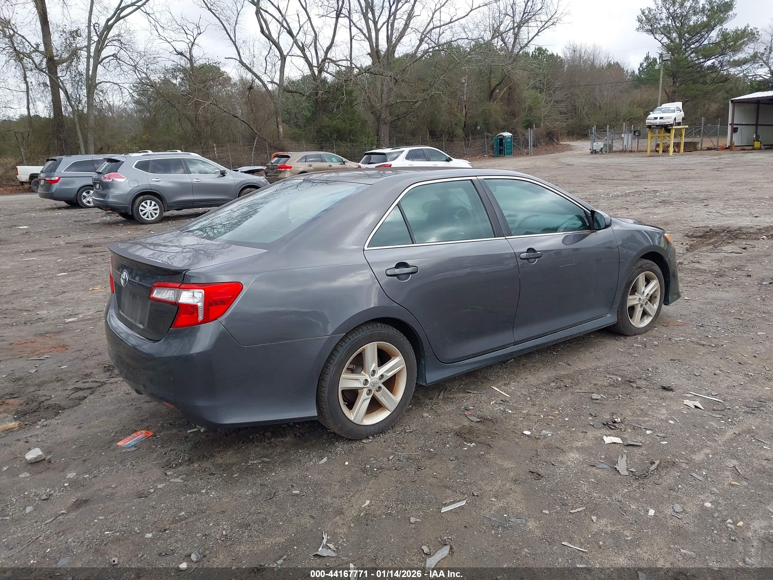 TOYOTA CAMRY image 4