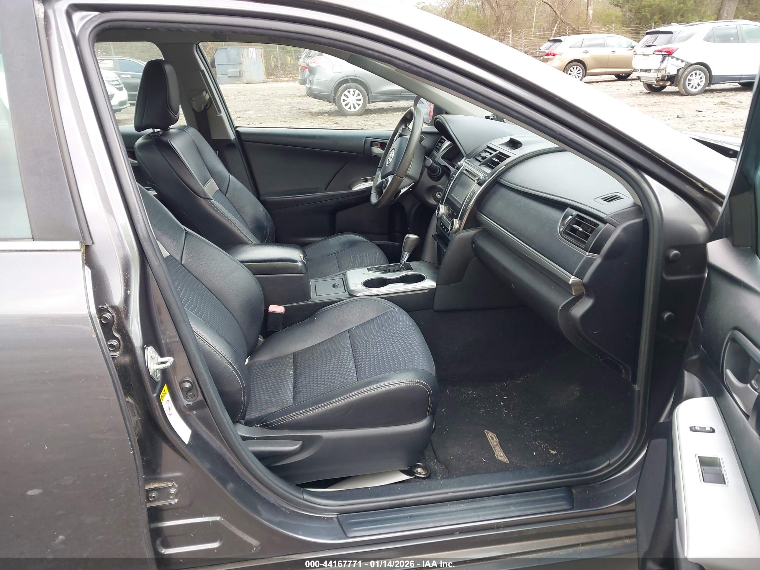 TOYOTA CAMRY image 5