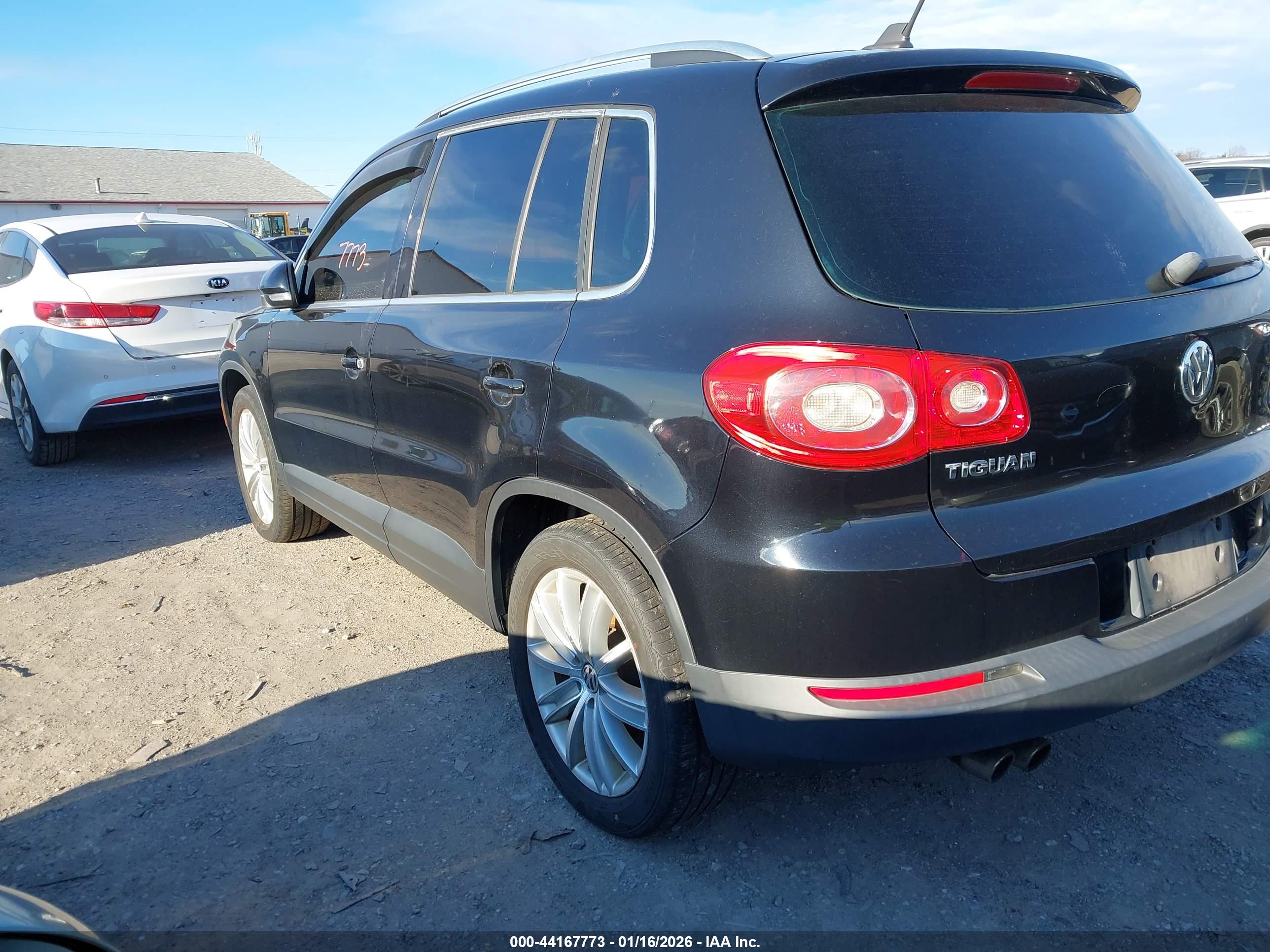 VOLKSWAGEN TIGUAN image 3