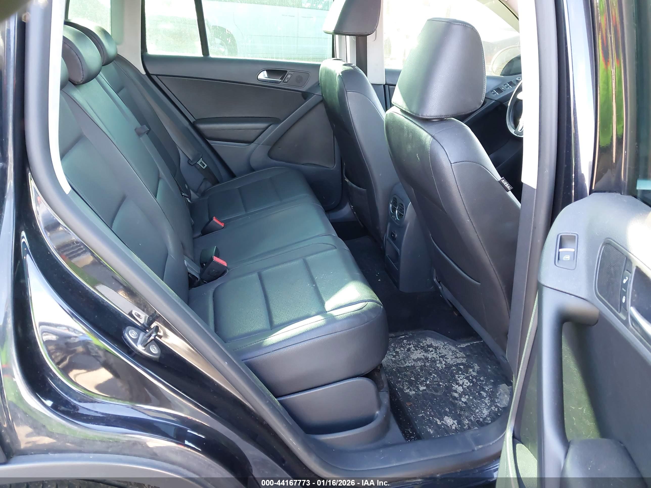 VOLKSWAGEN TIGUAN image 8