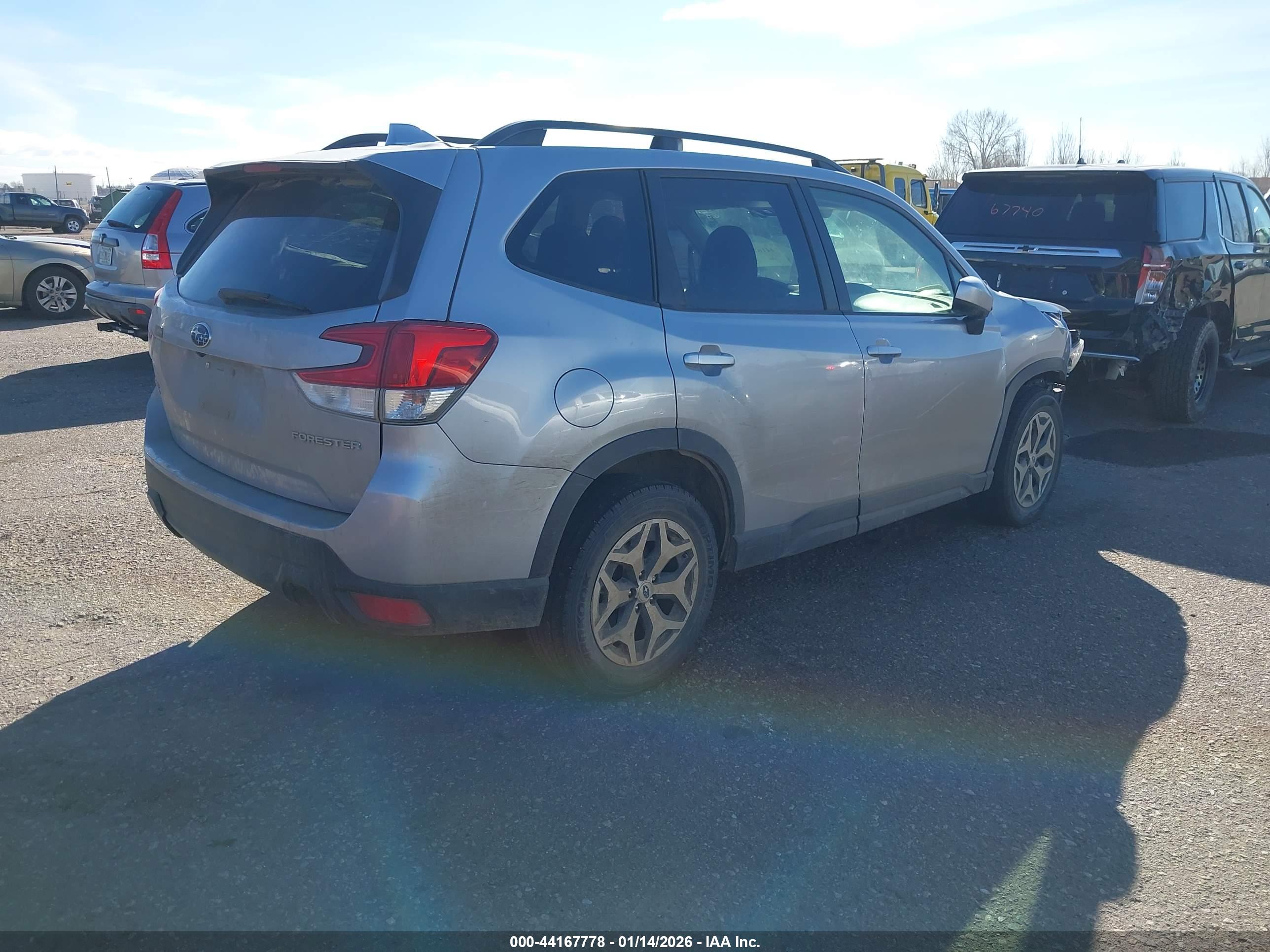 SUBARU FORESTER image 4