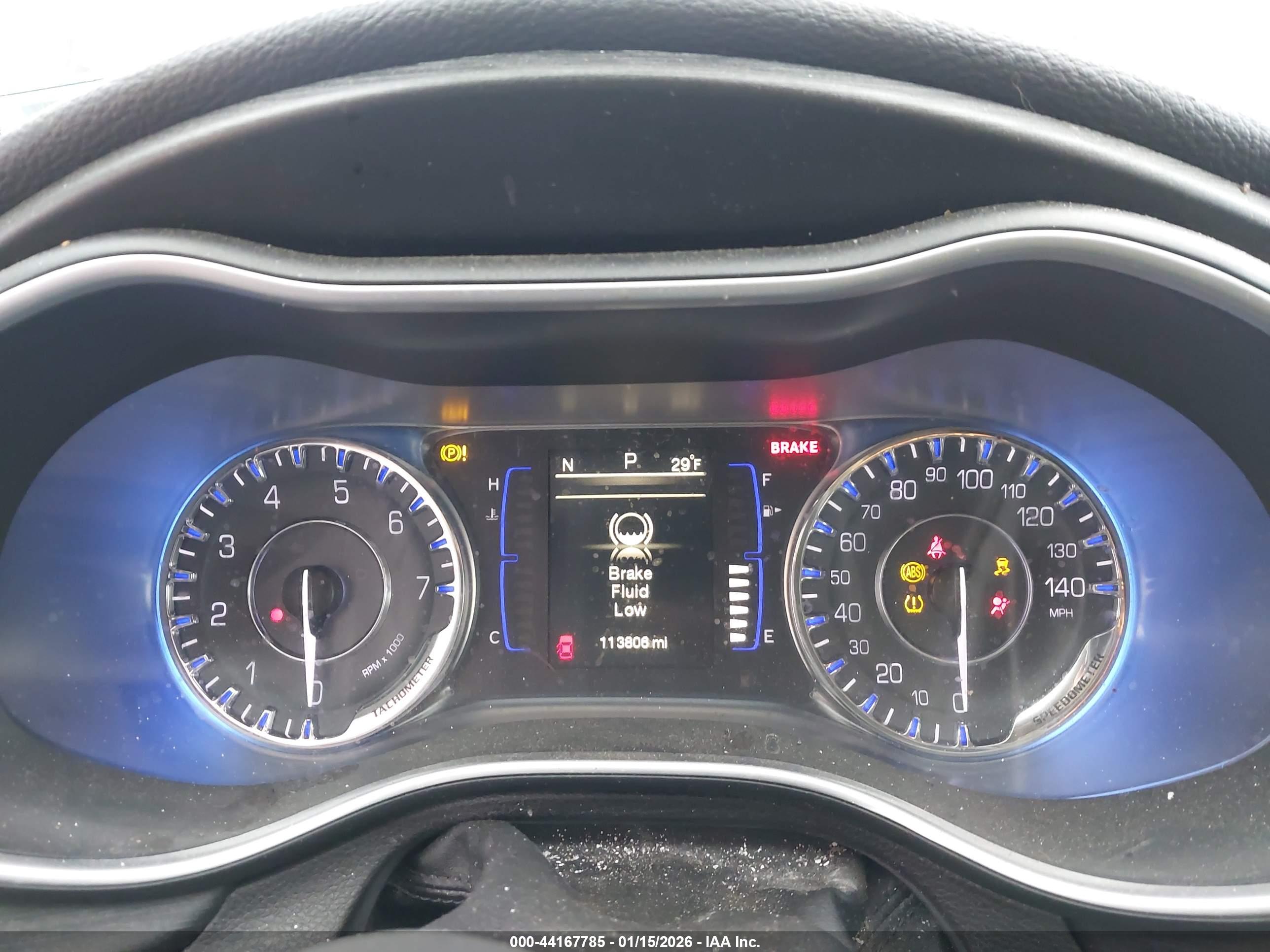 CHRYSLER 200 image 7
