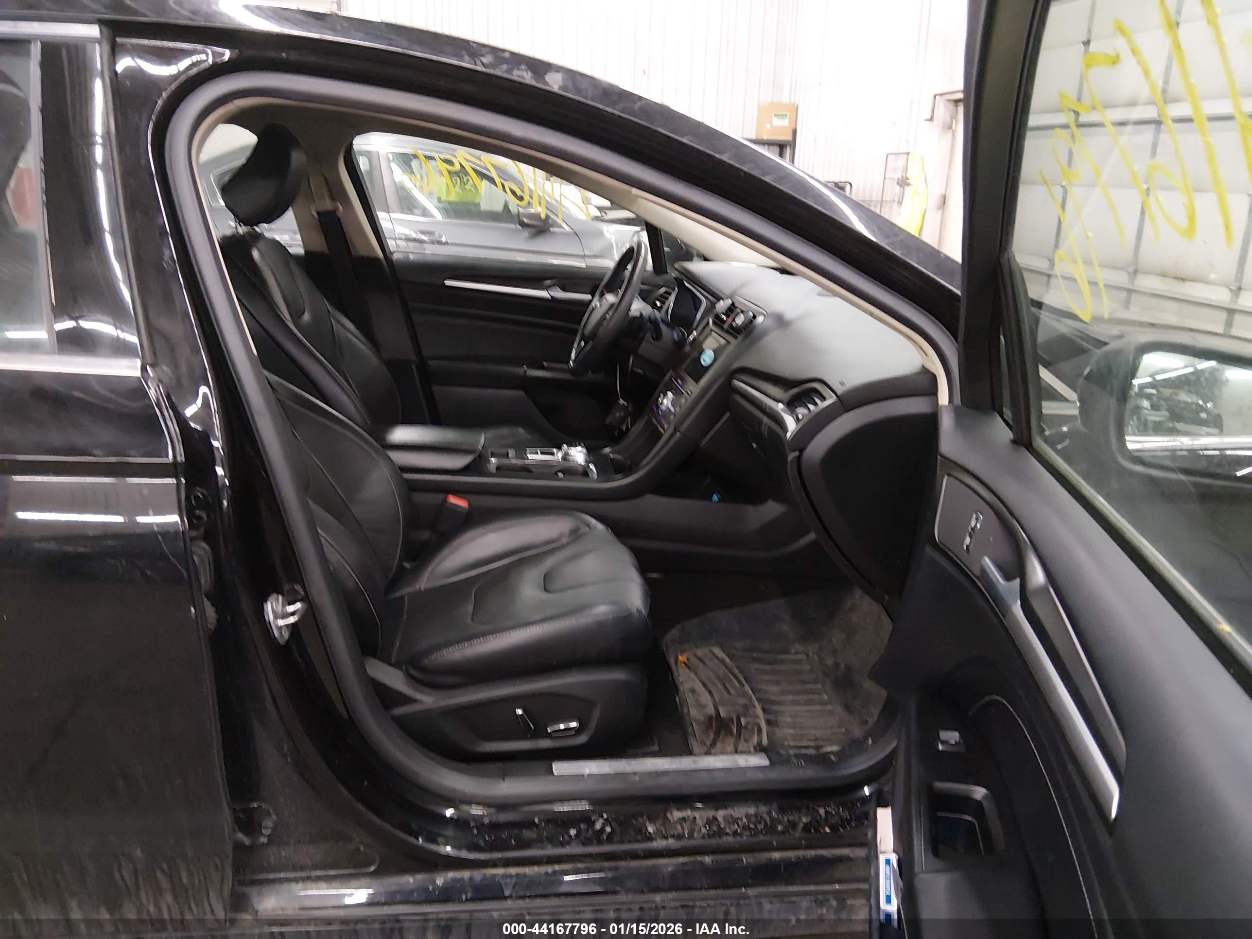 FORD FUSION image 5