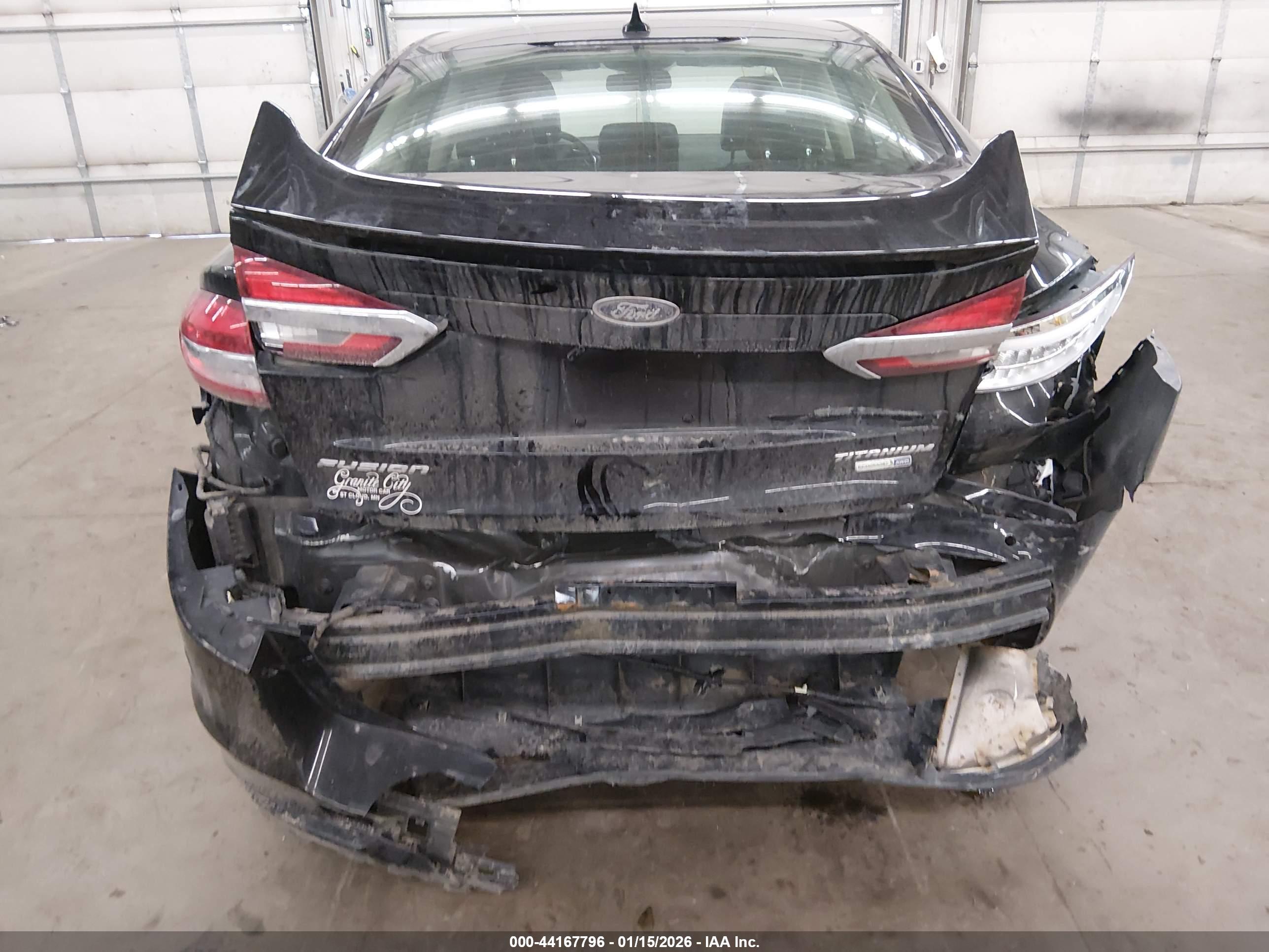 FORD FUSION image 6