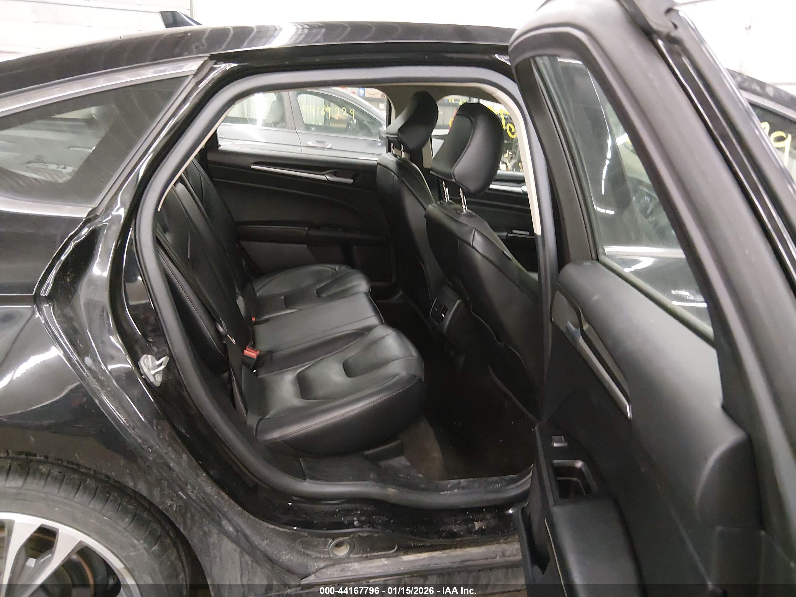 FORD FUSION image 8