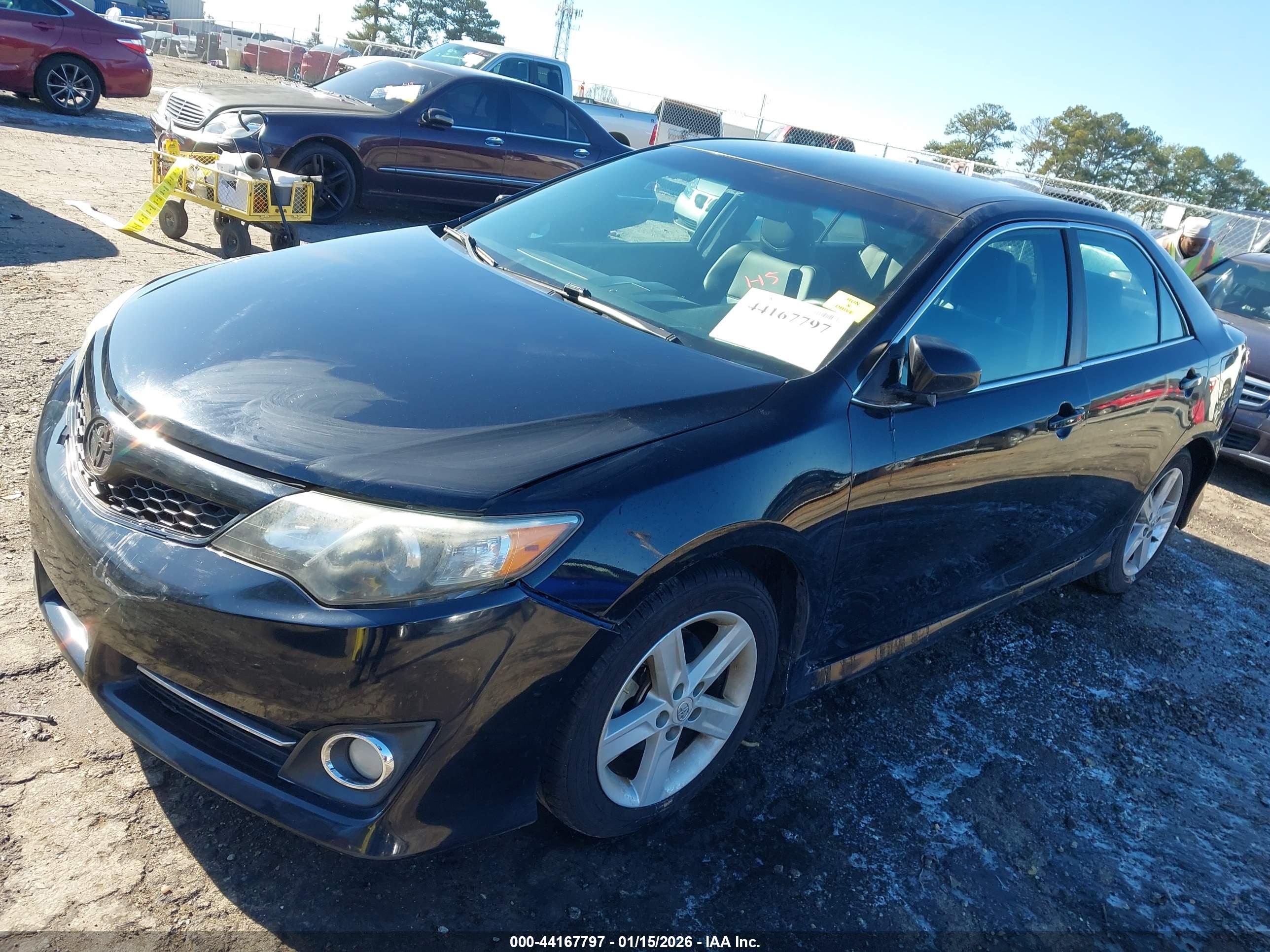 TOYOTA CAMRY image 2