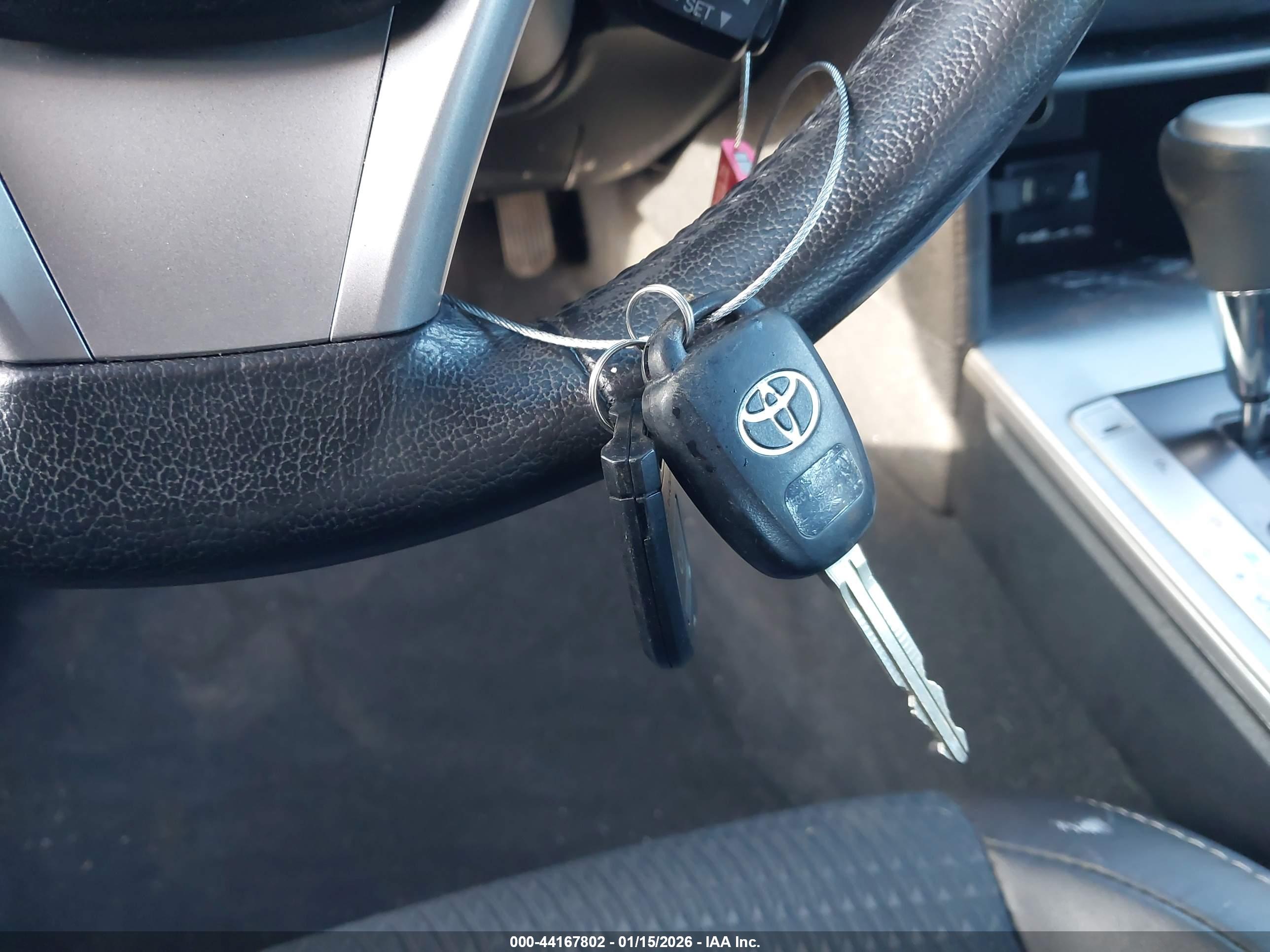 TOYOTA CAMRY image 11
