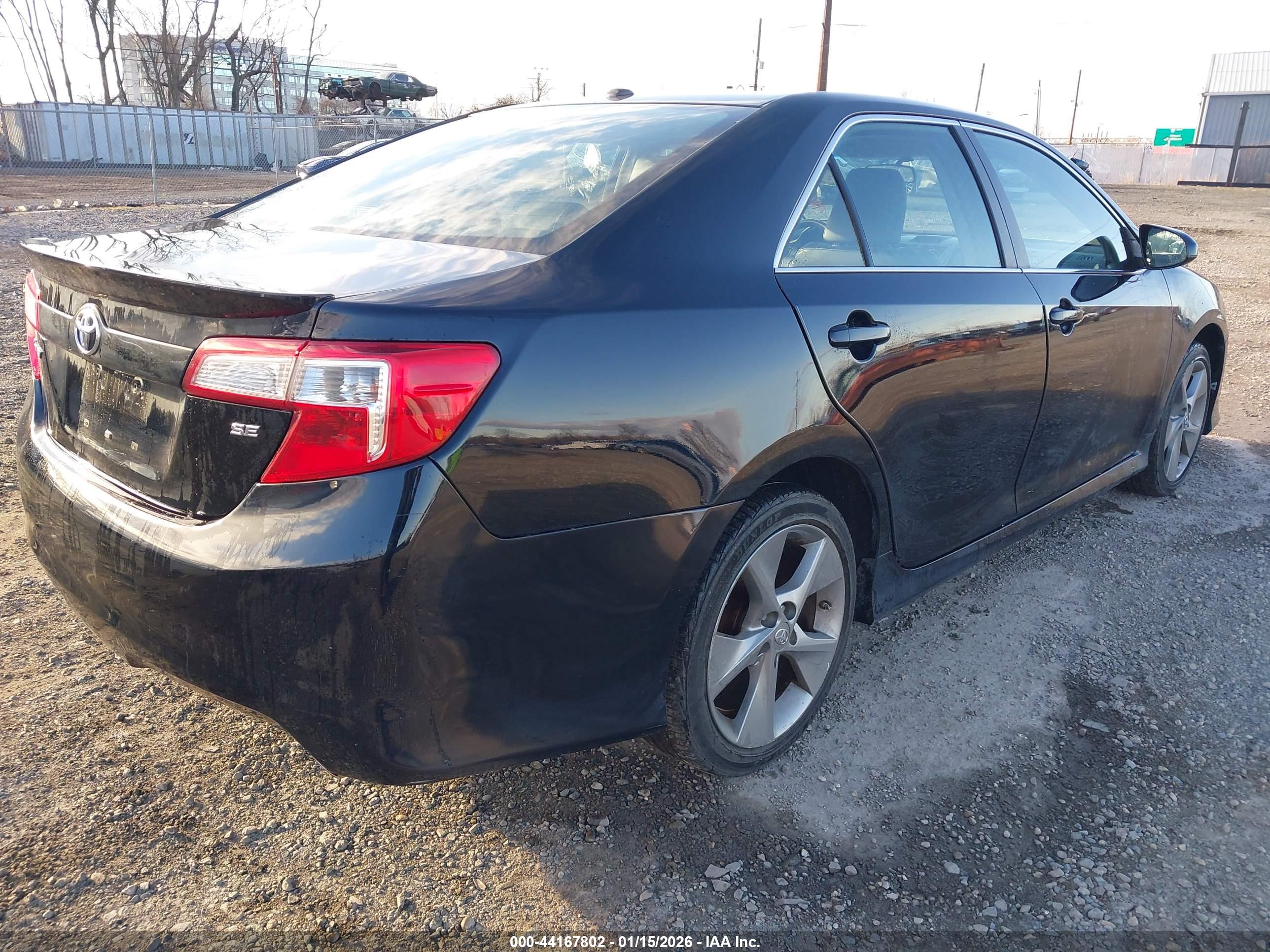 TOYOTA CAMRY image 4