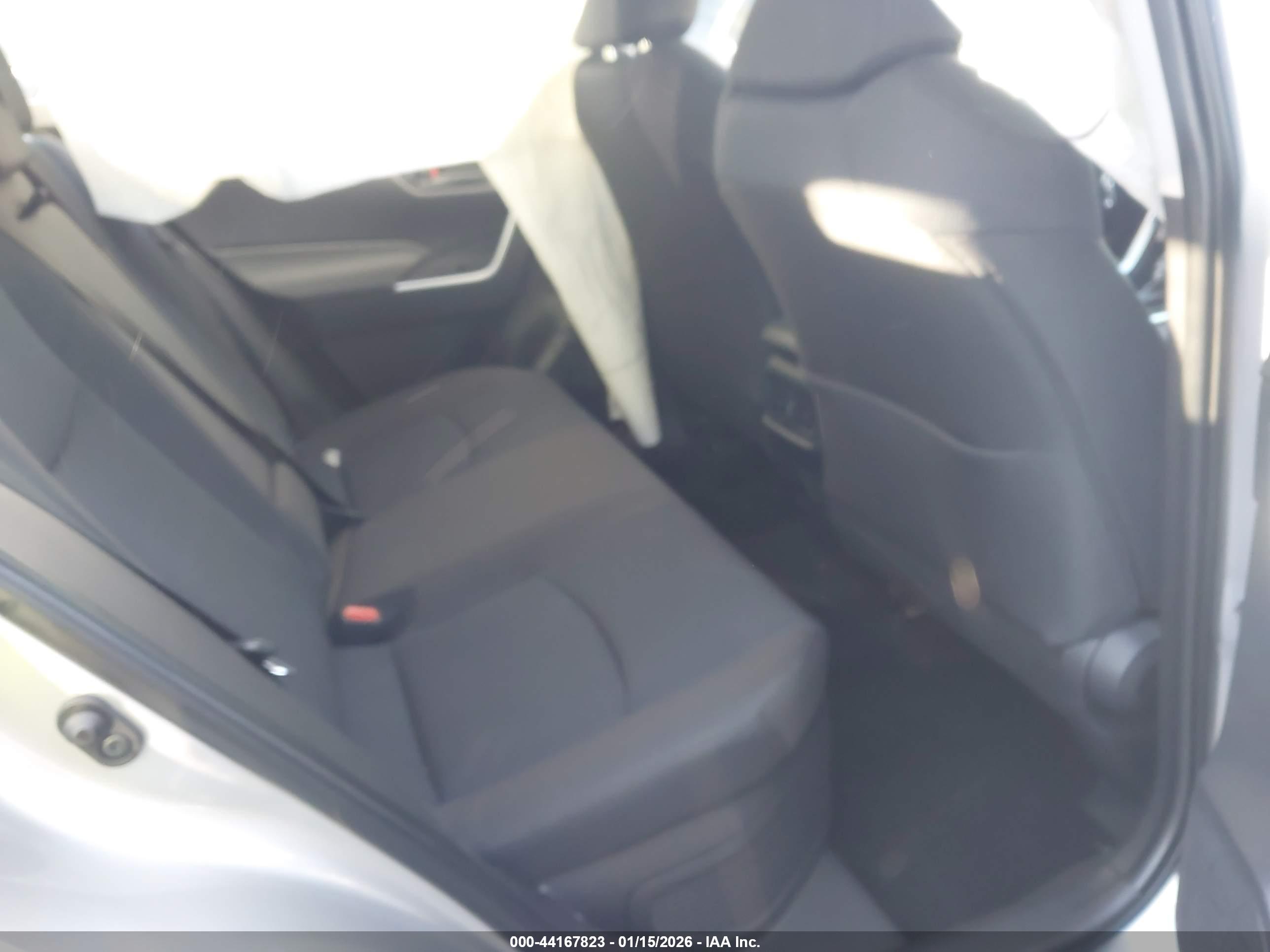 TOYOTA RAV4 image 8
