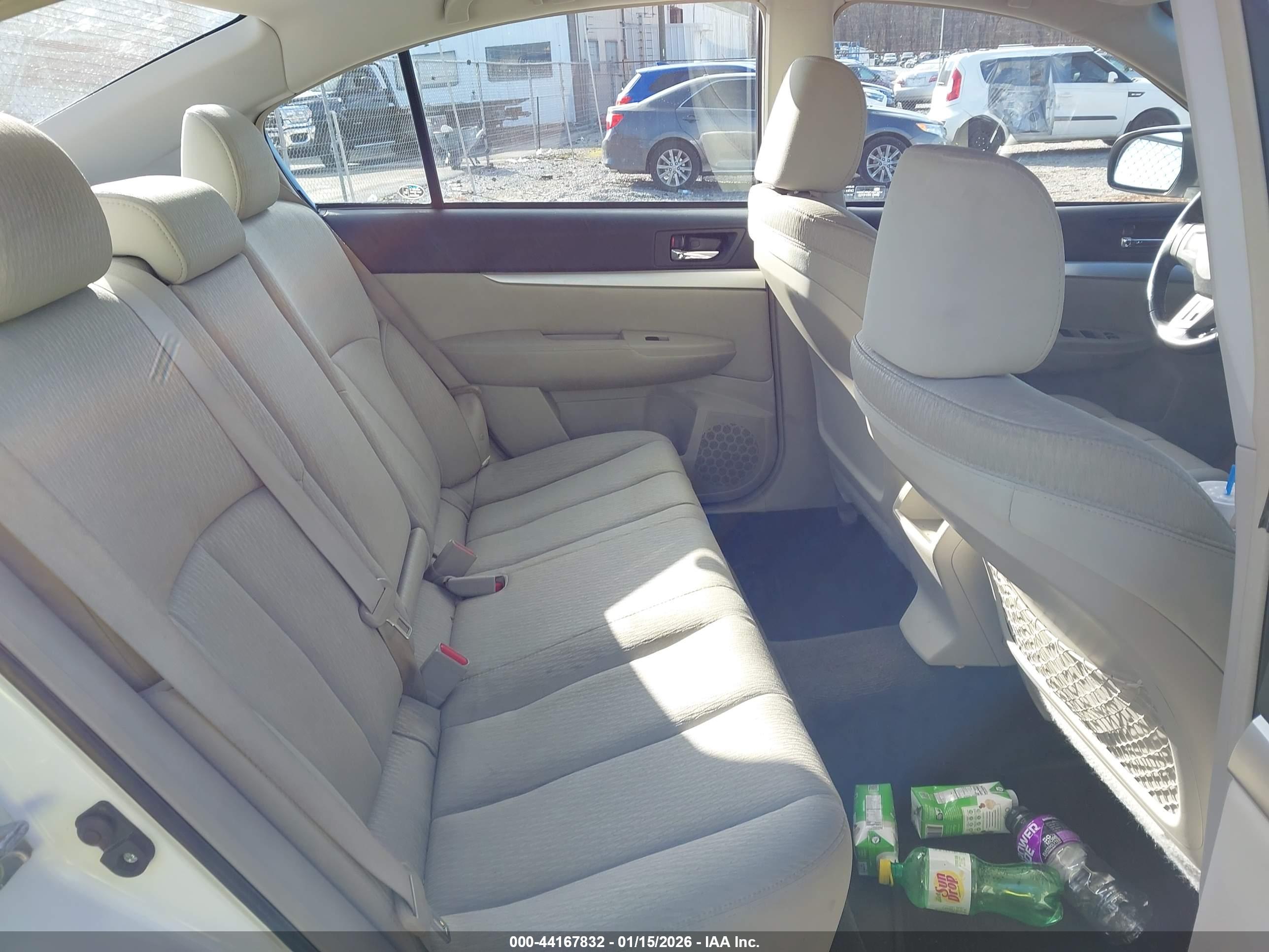 SUBARU LEGACY image 8