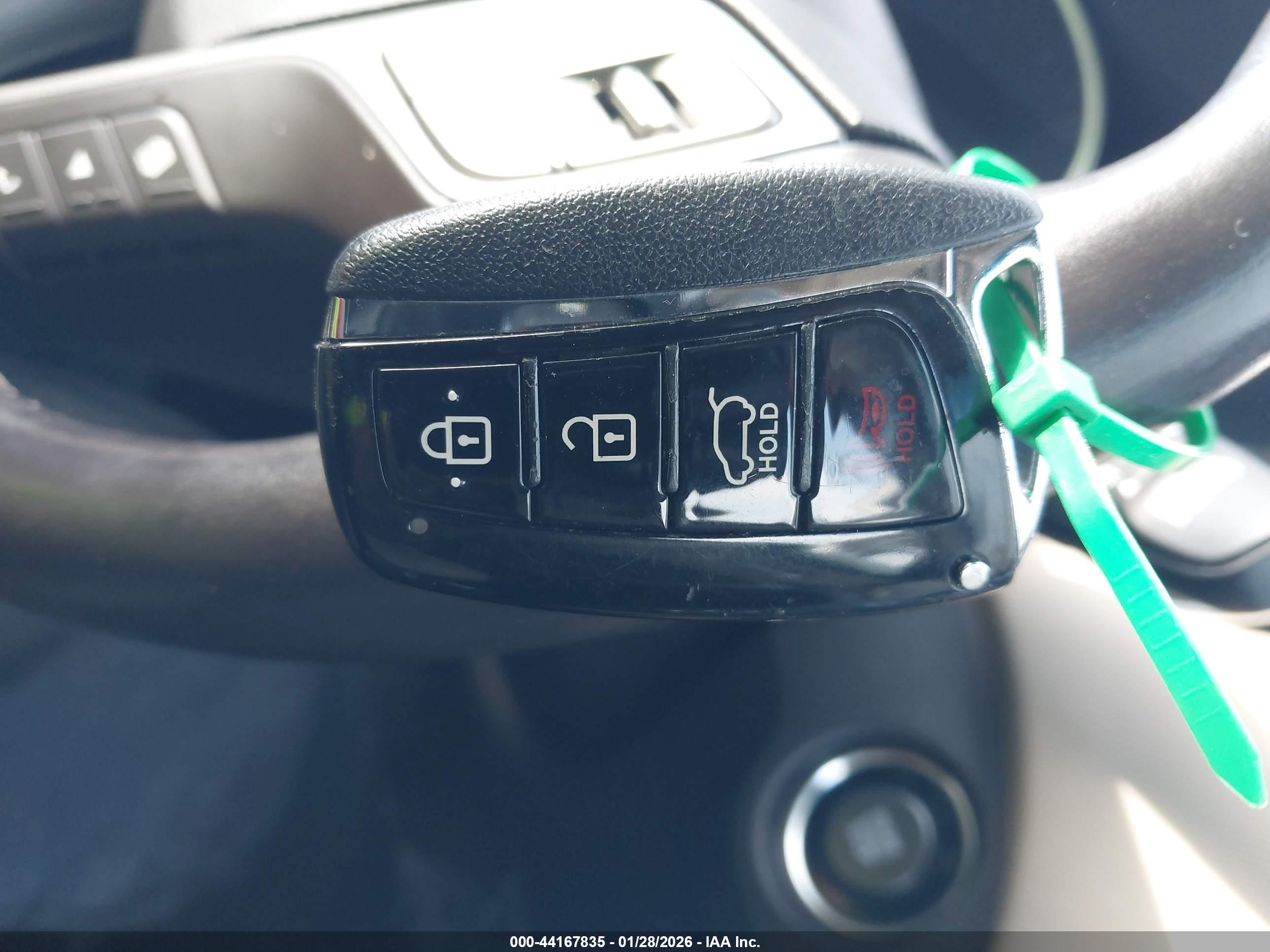 HYUNDAI SANTA image 11