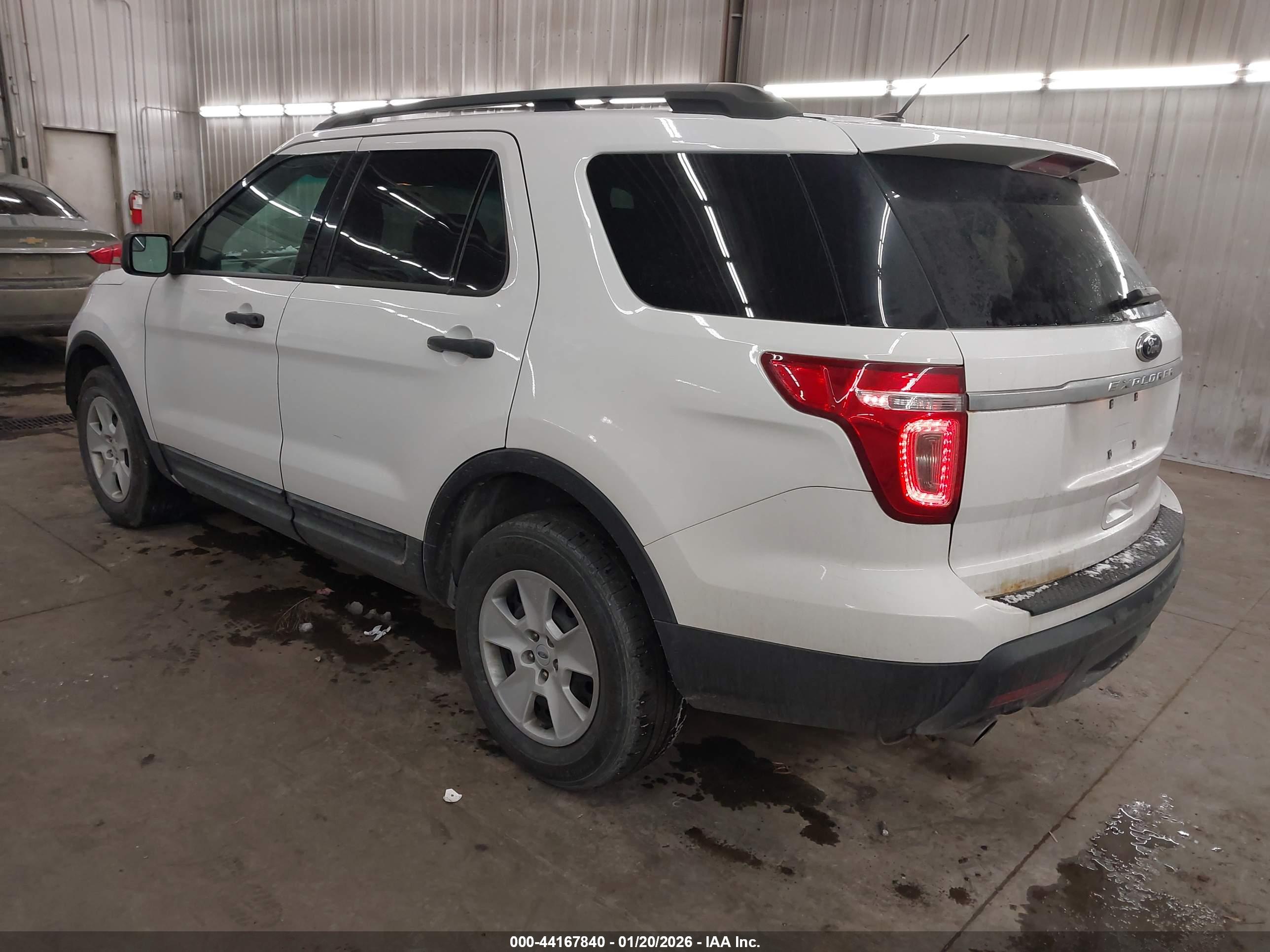 FORD EXPLORER image 3