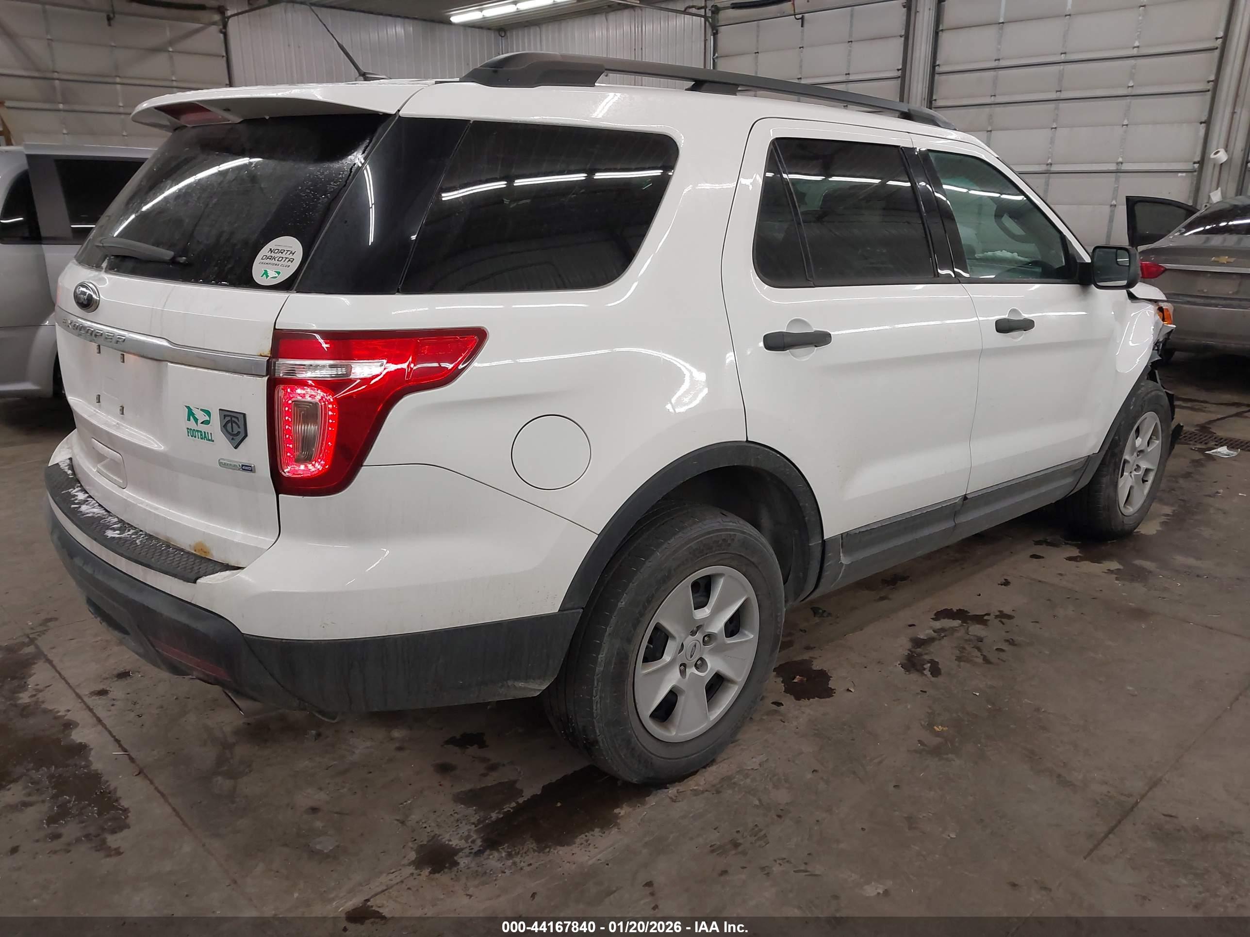 FORD EXPLORER image 4