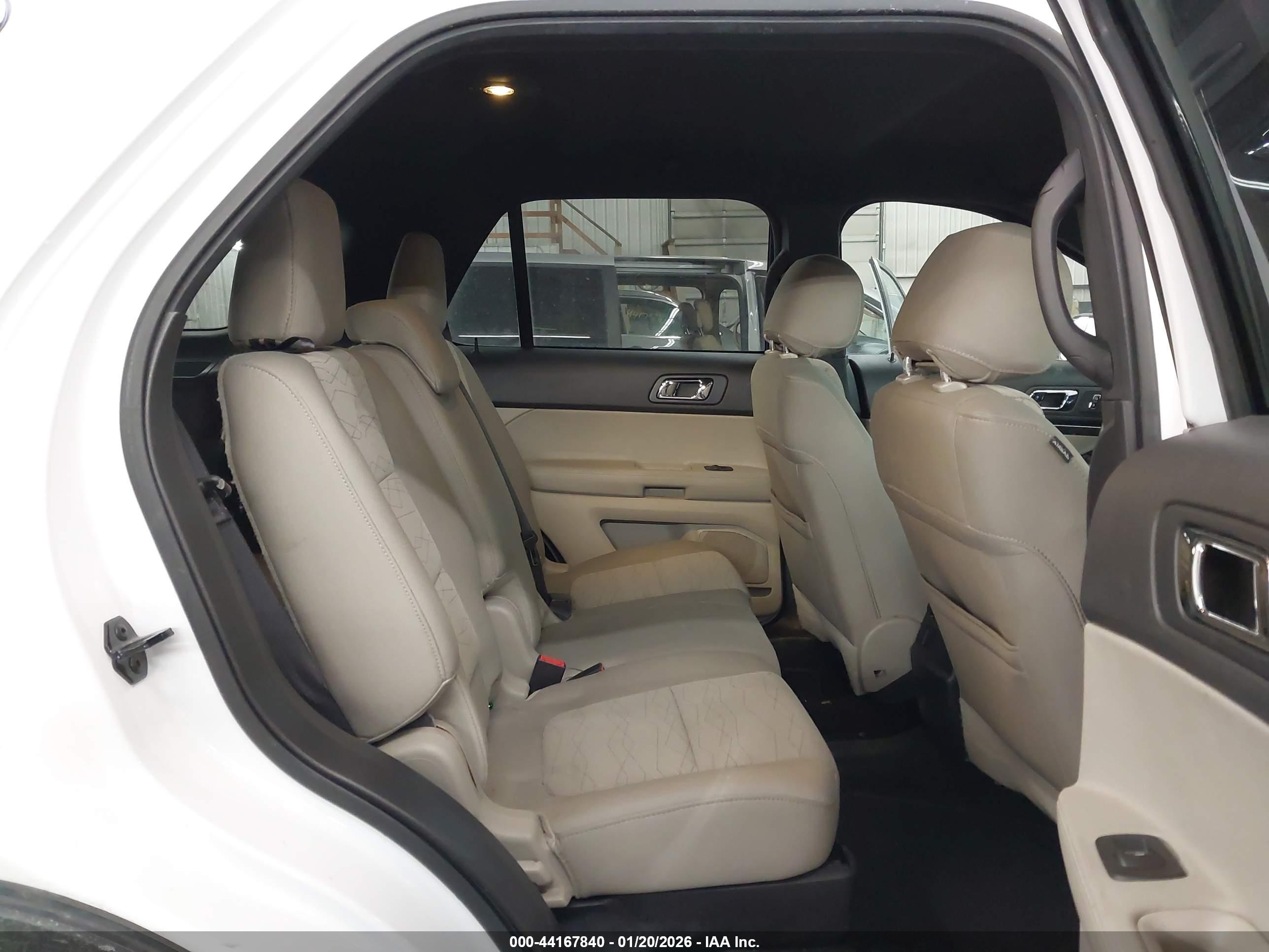FORD EXPLORER image 8