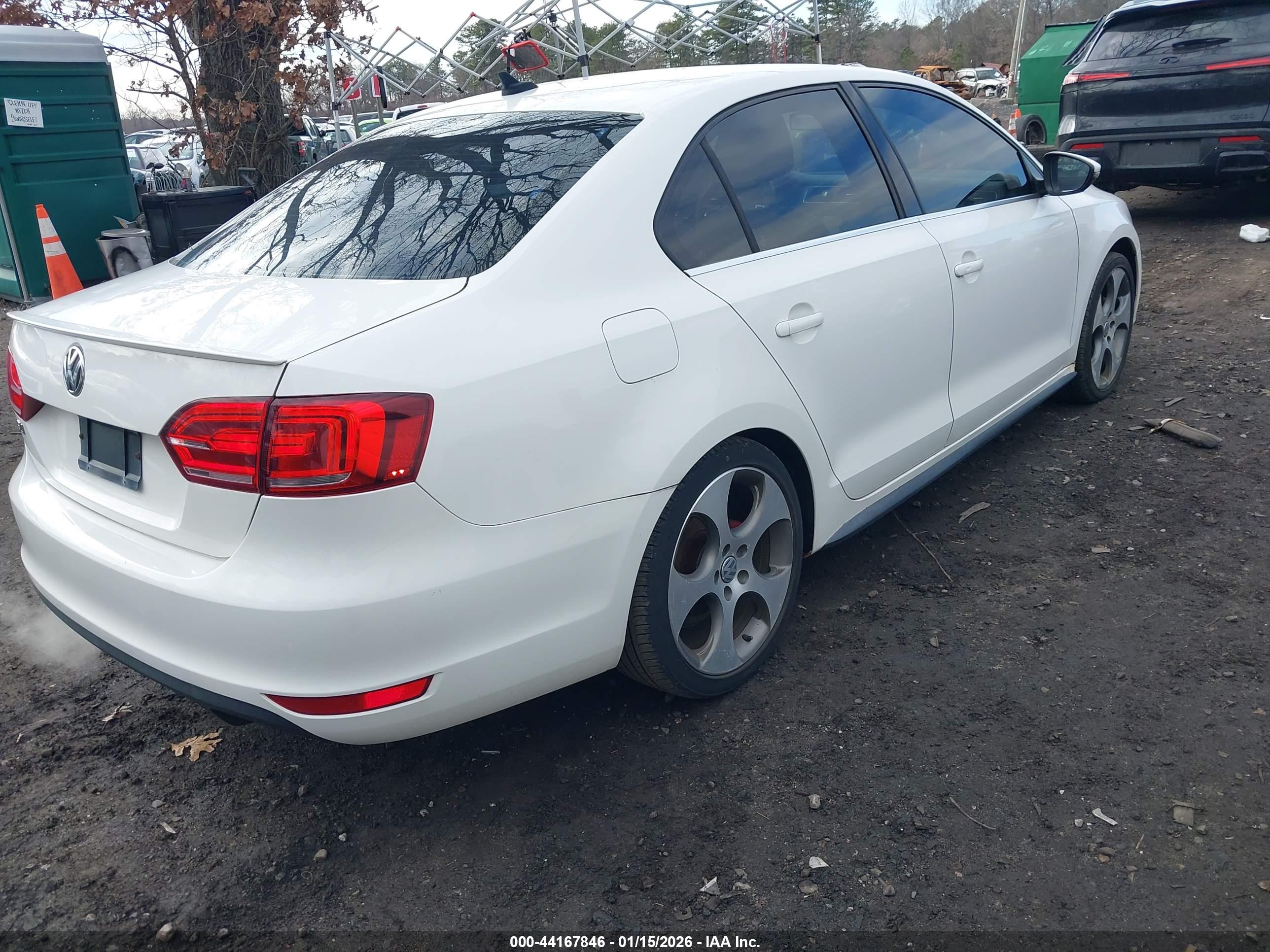 VOLKSWAGEN JETTA image 4