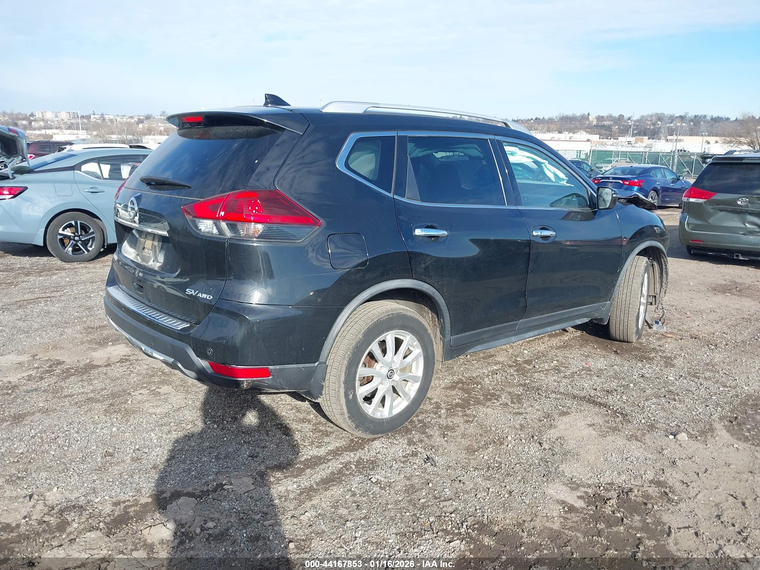 NISSAN ROGUE image 4