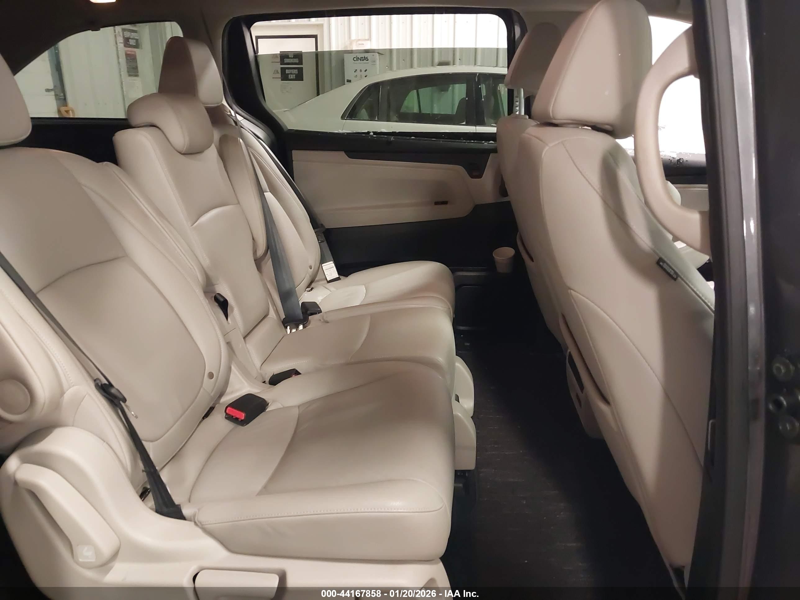 HONDA ODYSSEY image 8