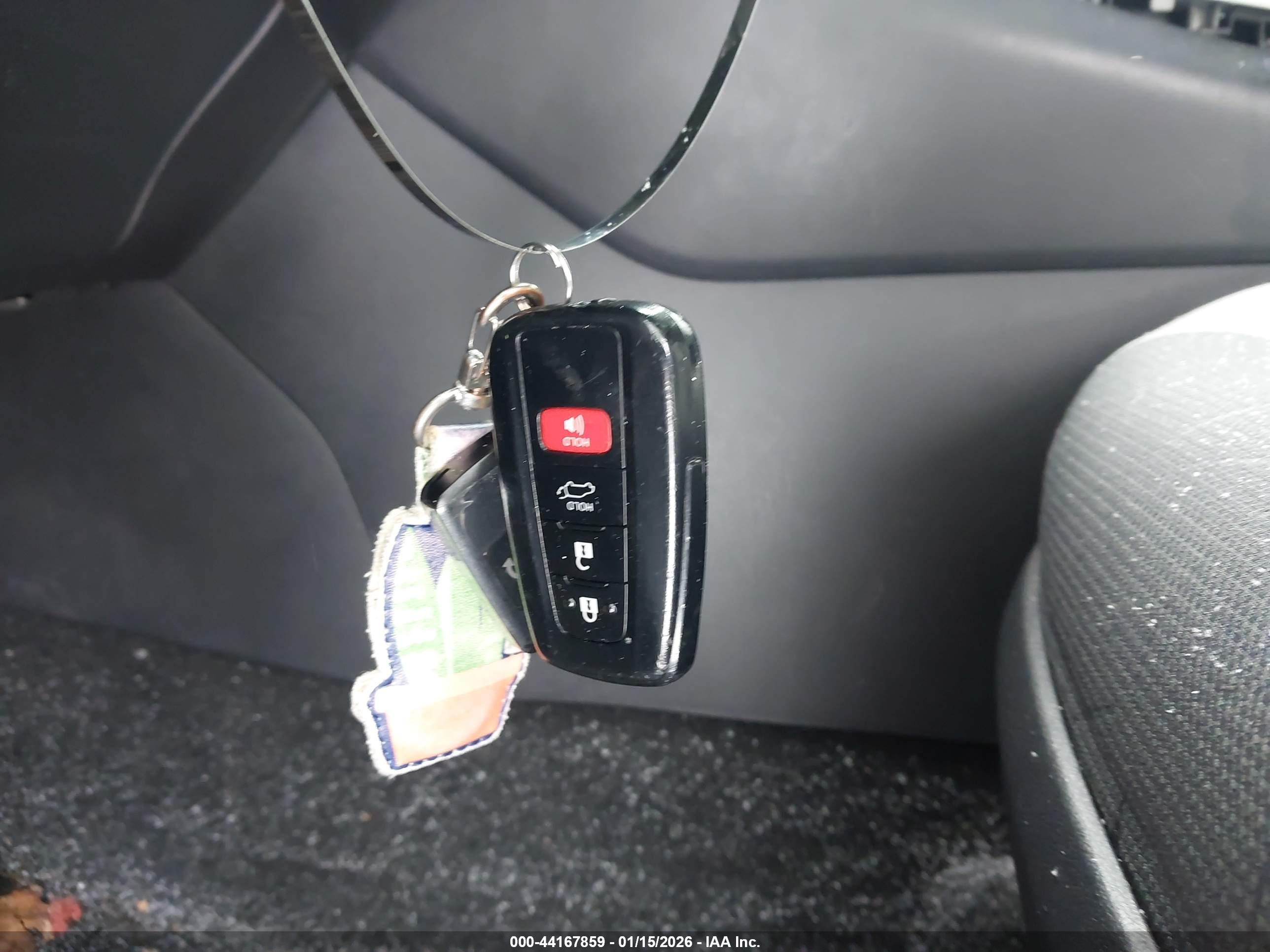 TOYOTA RAV4 image 11
