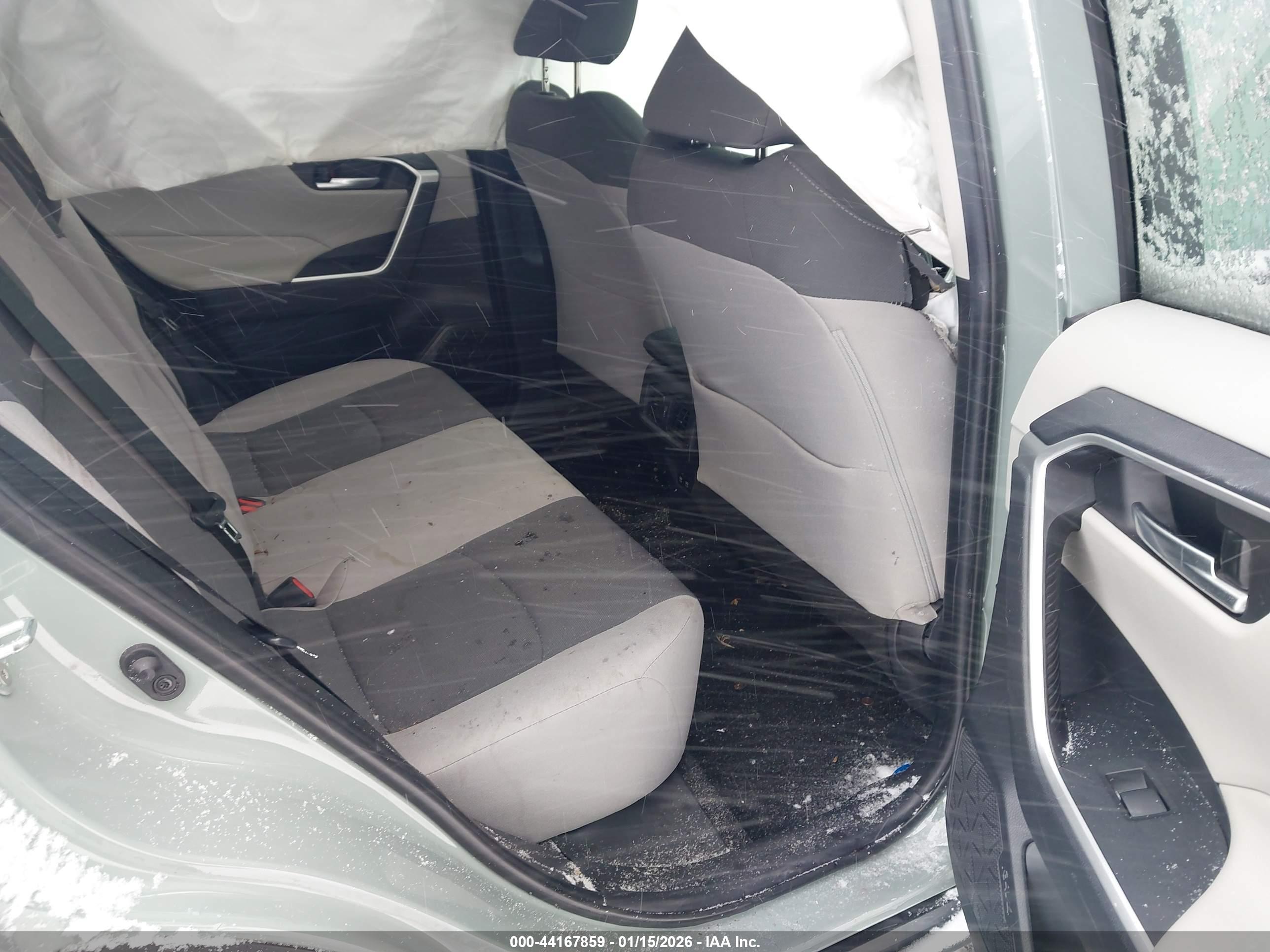 TOYOTA RAV4 image 8