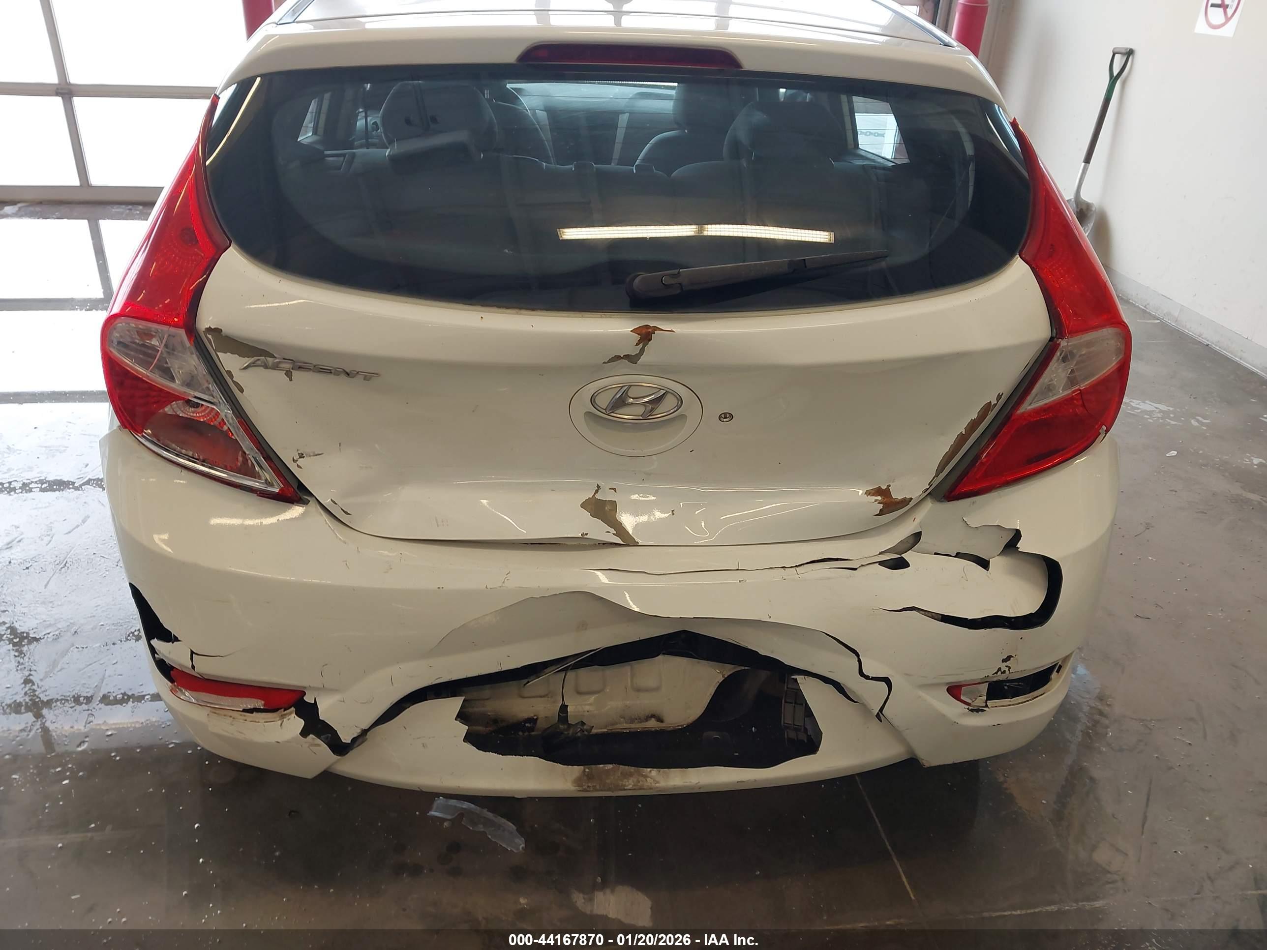 HYUNDAI ACCENT image 6