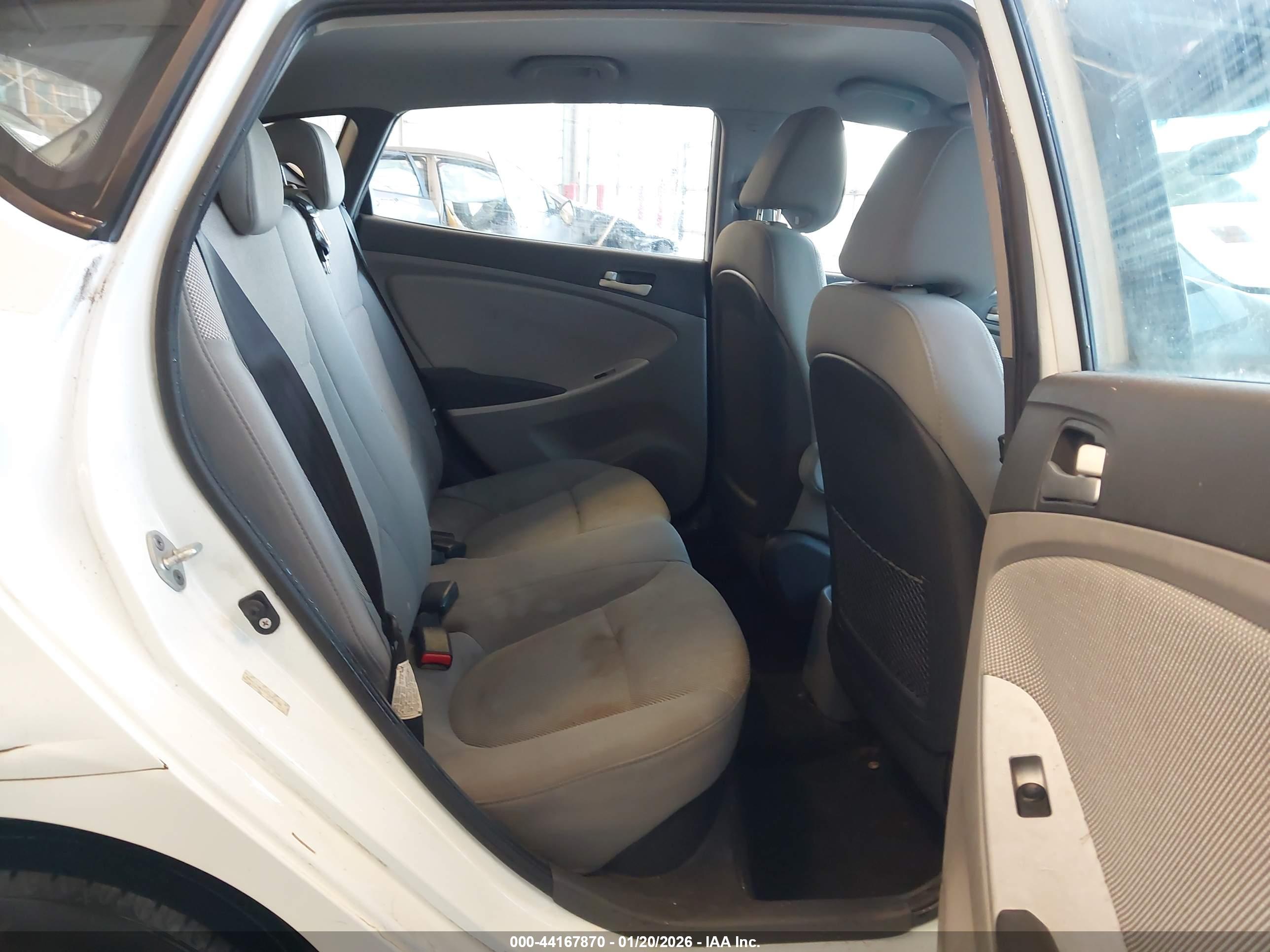 HYUNDAI ACCENT image 8