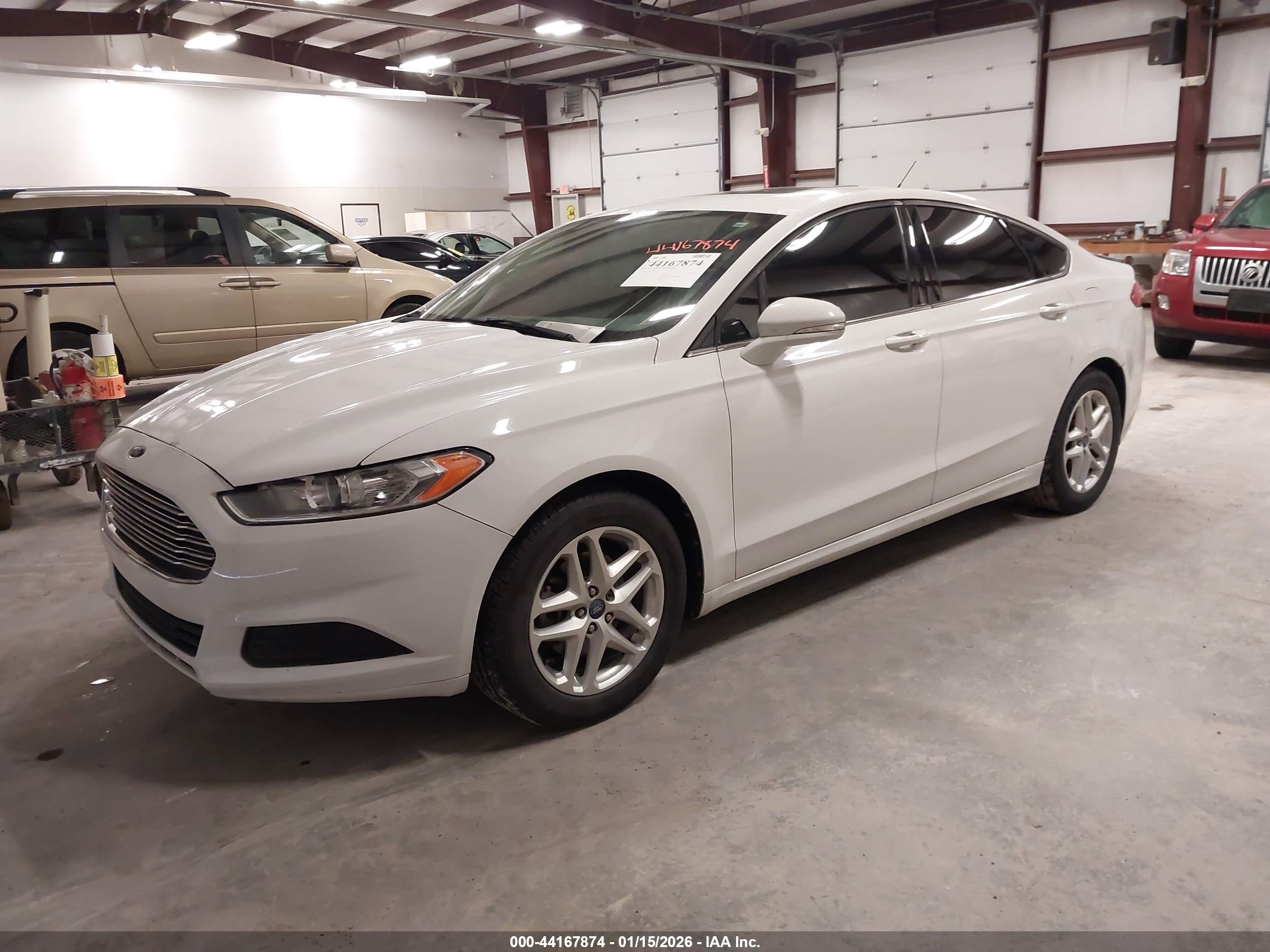 FORD FUSION image 2