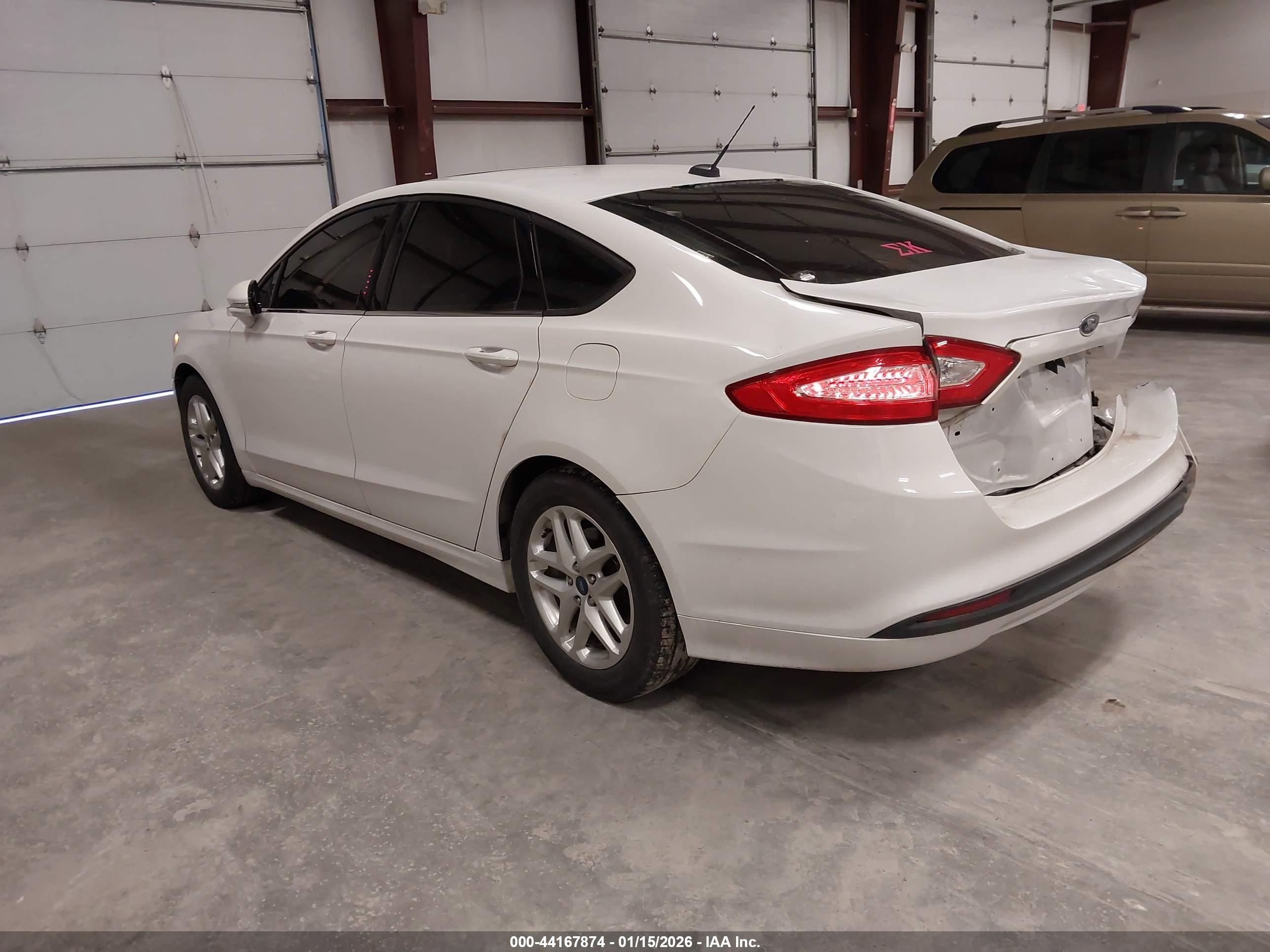 FORD FUSION image 3