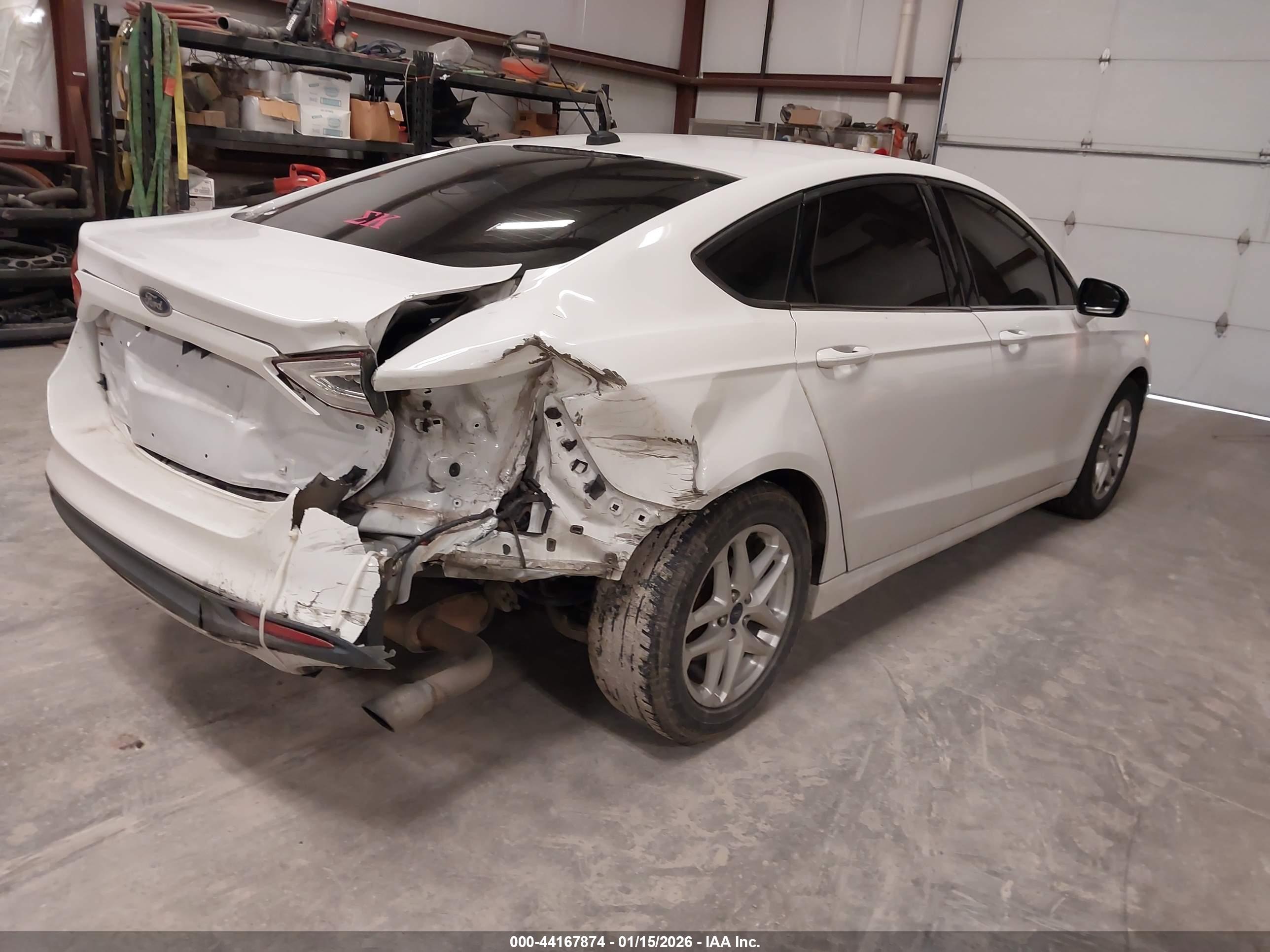 FORD FUSION image 4
