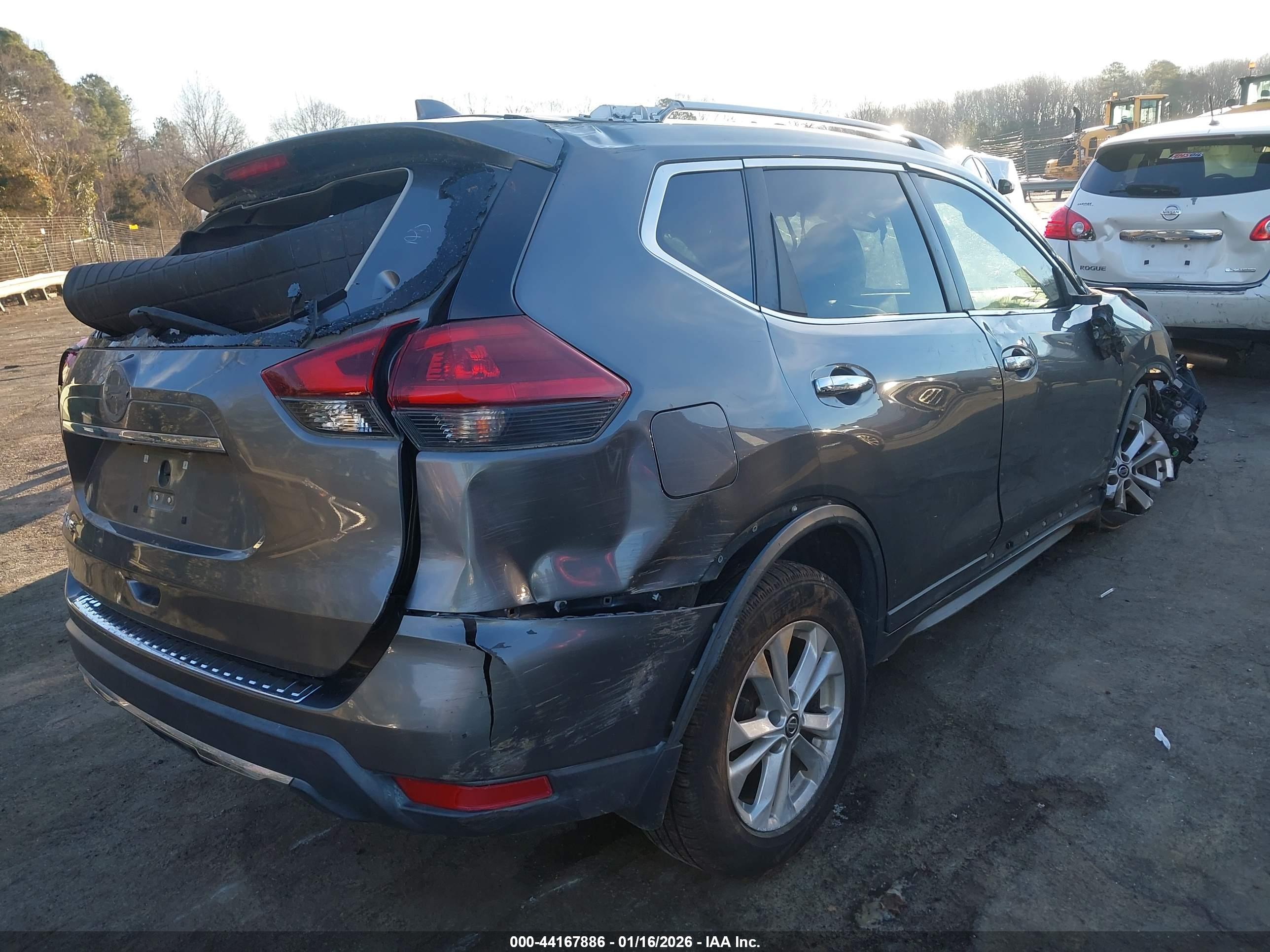 NISSAN ROGUE image 4