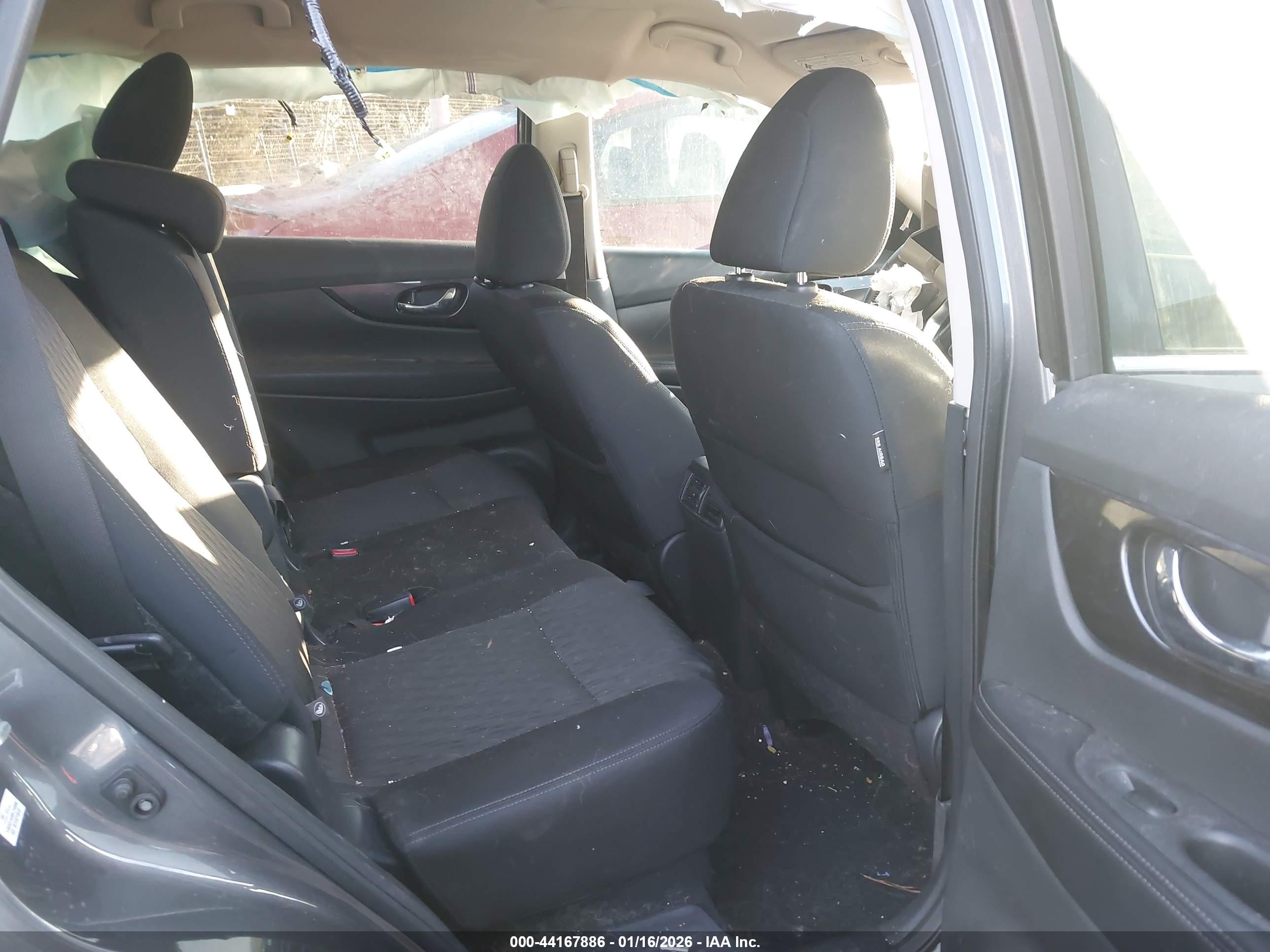 NISSAN ROGUE image 8