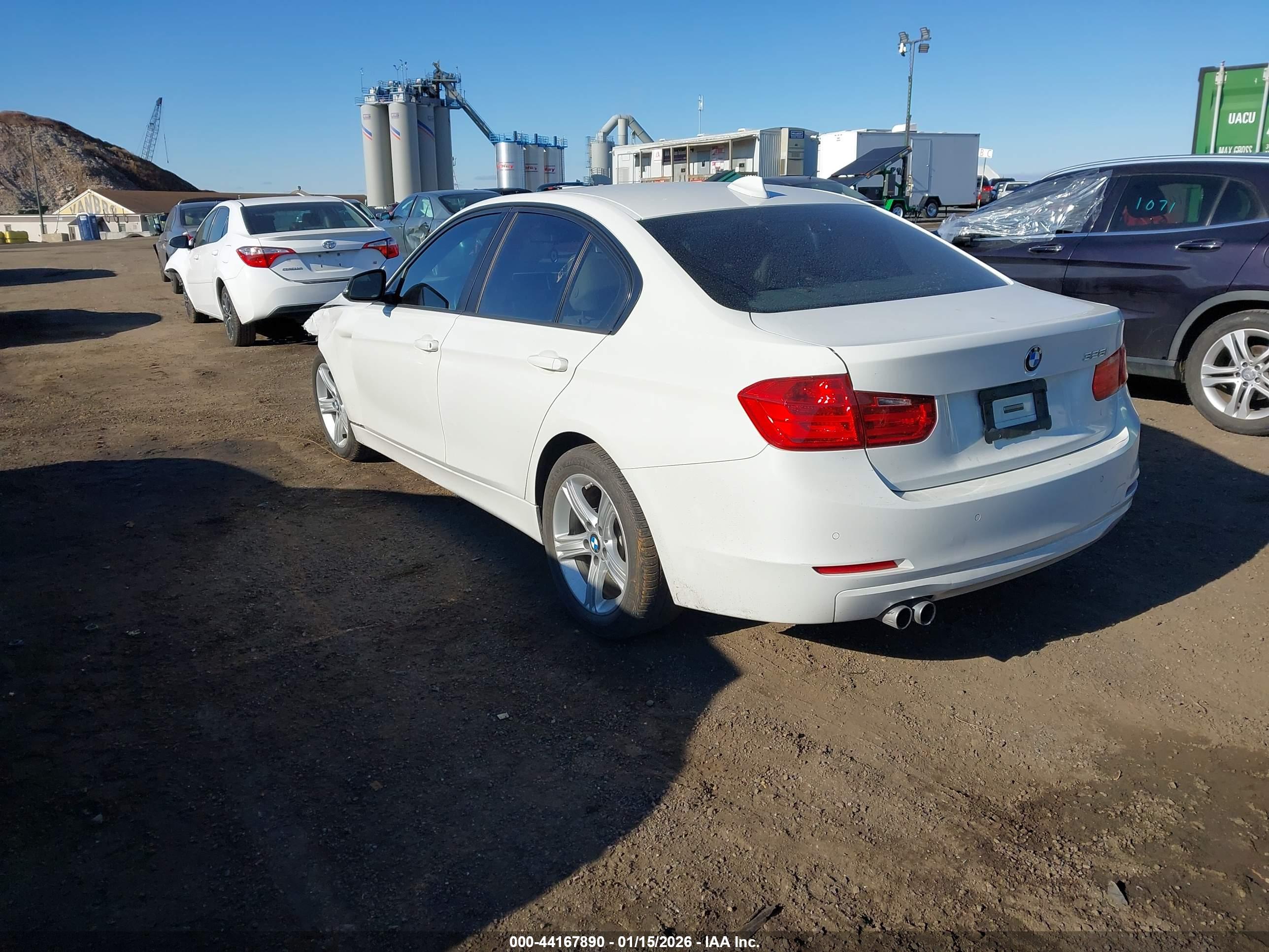 BMW 328I image 3