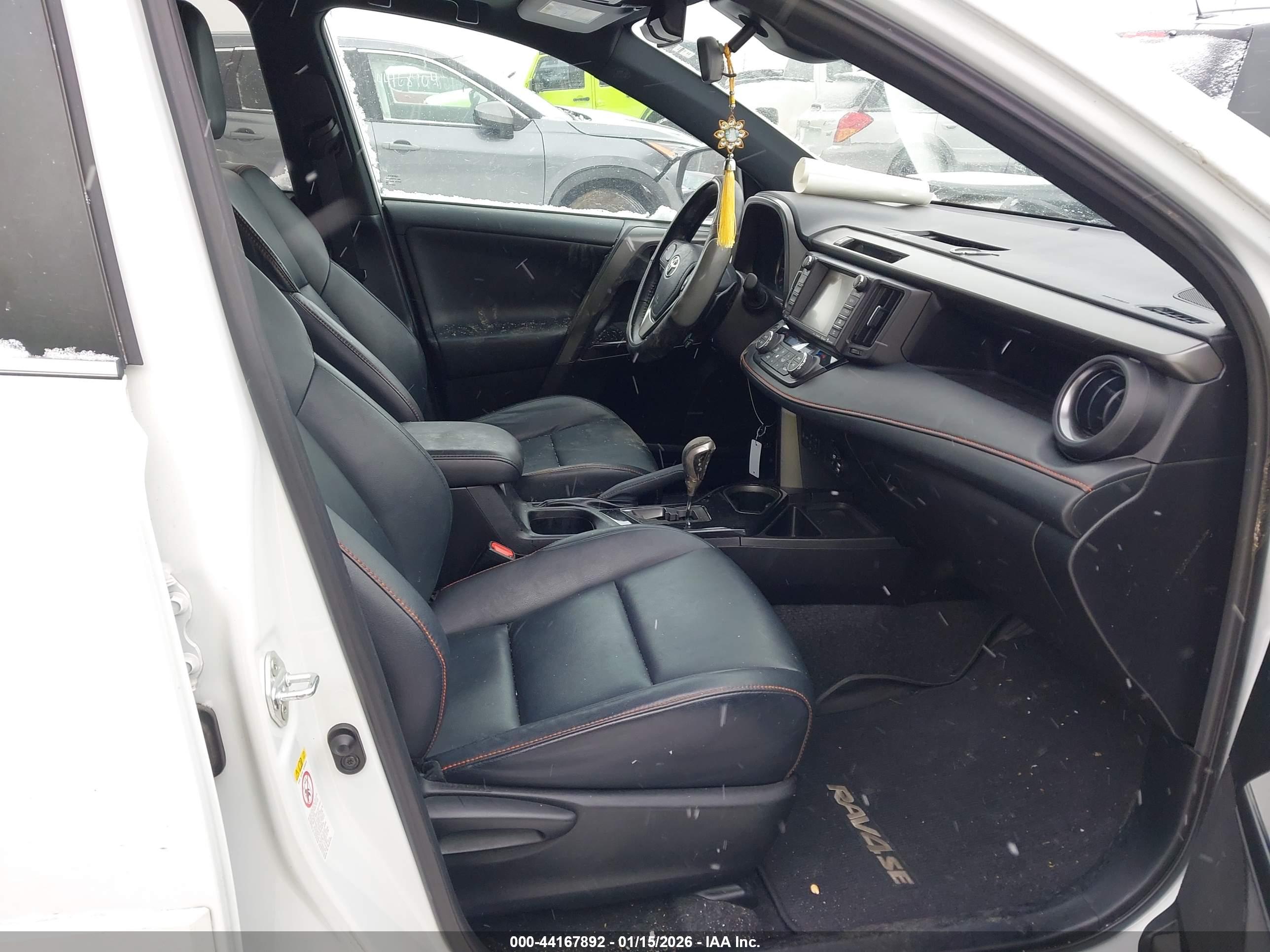 TOYOTA RAV4 image 5