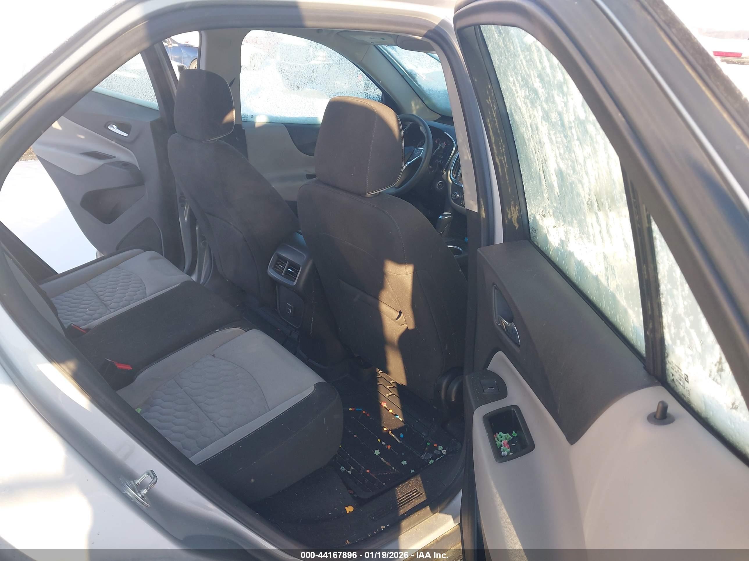 CHEVROLET EQUINOX image 8