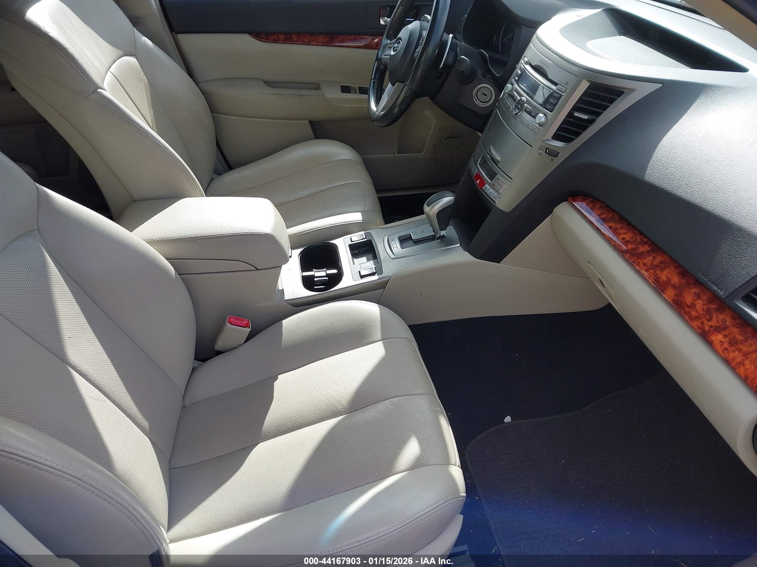 SUBARU OUTBACK image 5