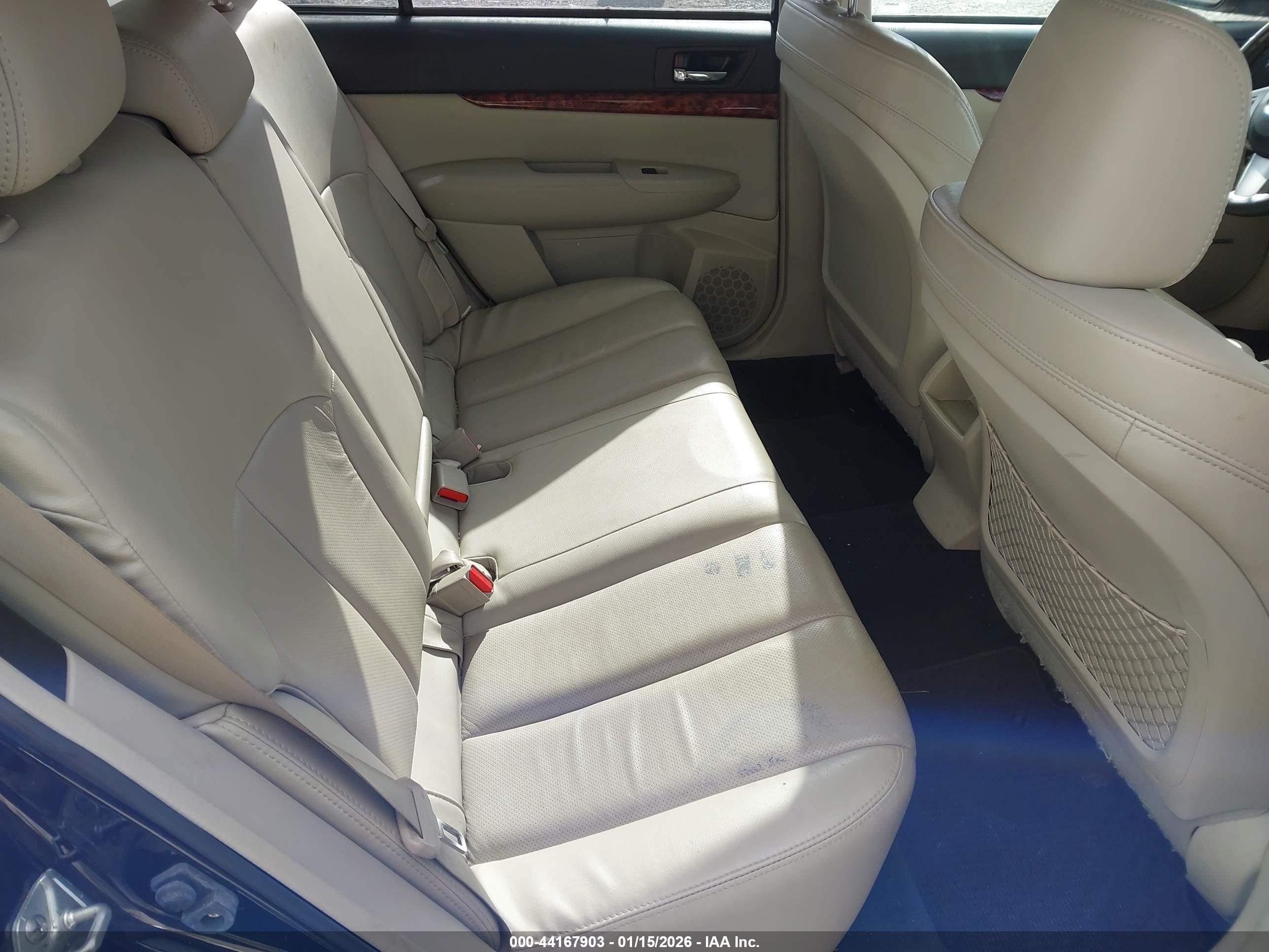 SUBARU OUTBACK image 8