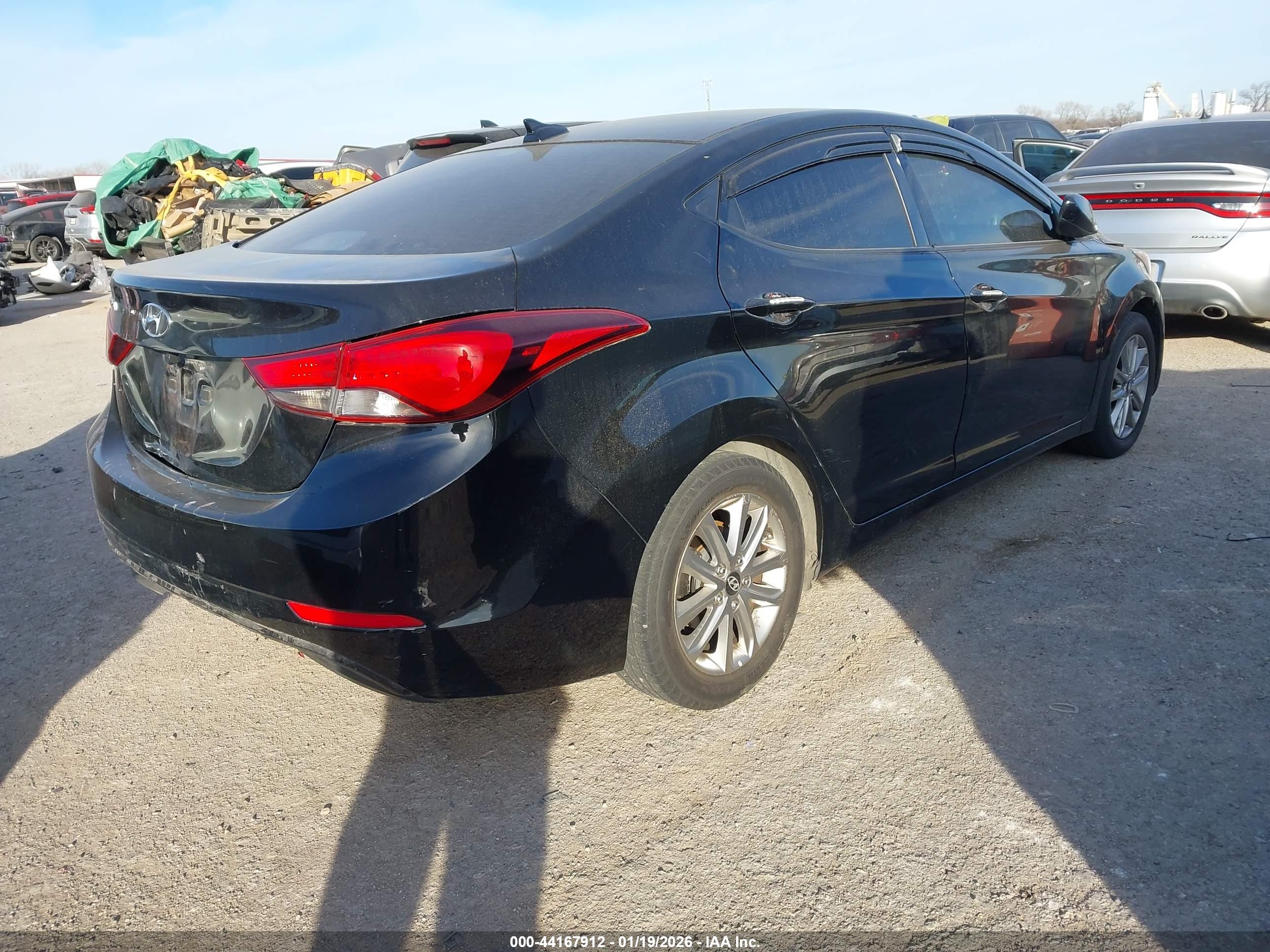 HYUNDAI ELANTRA image 4