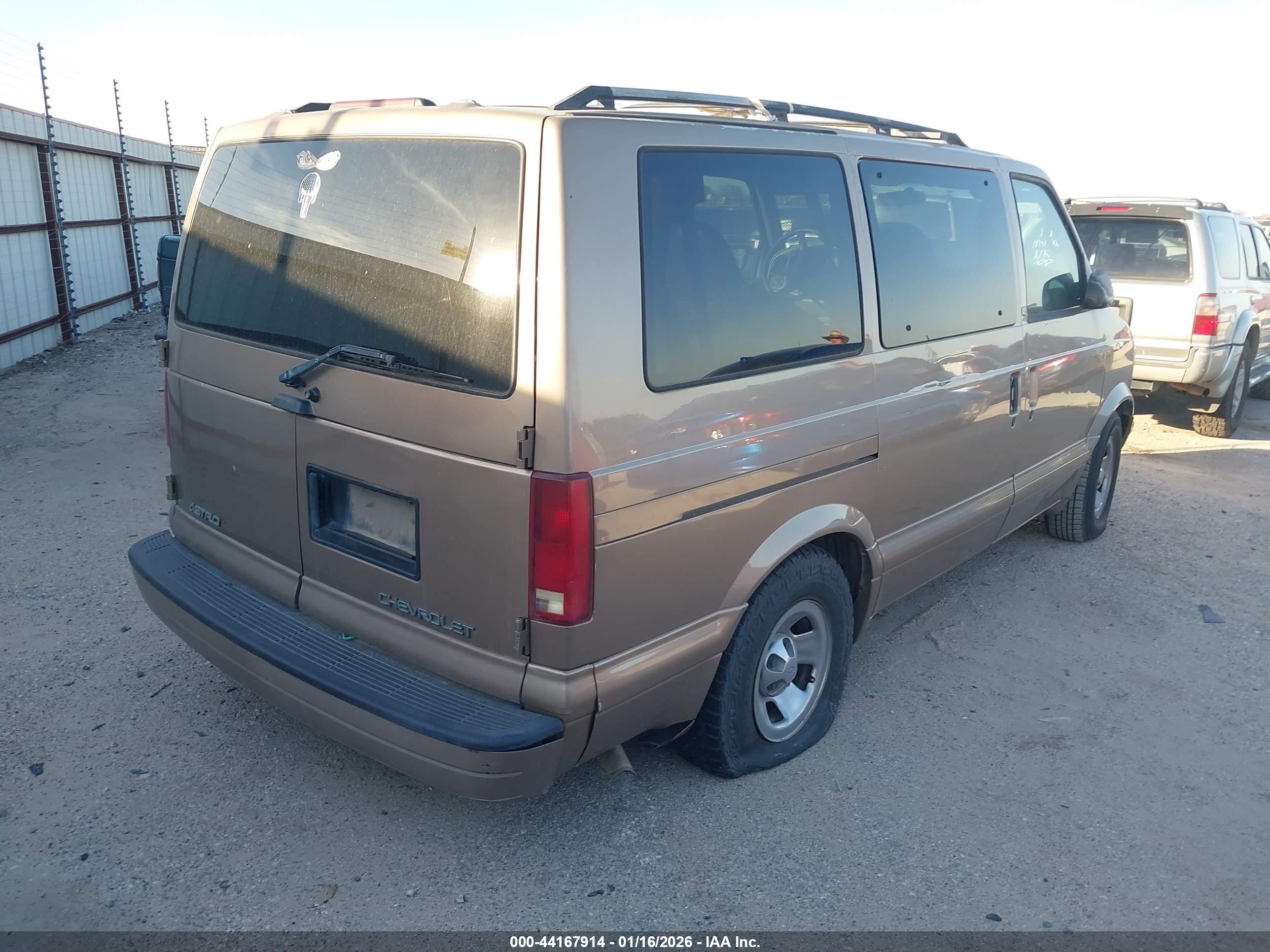 CHEVROLET ASTRO image 4