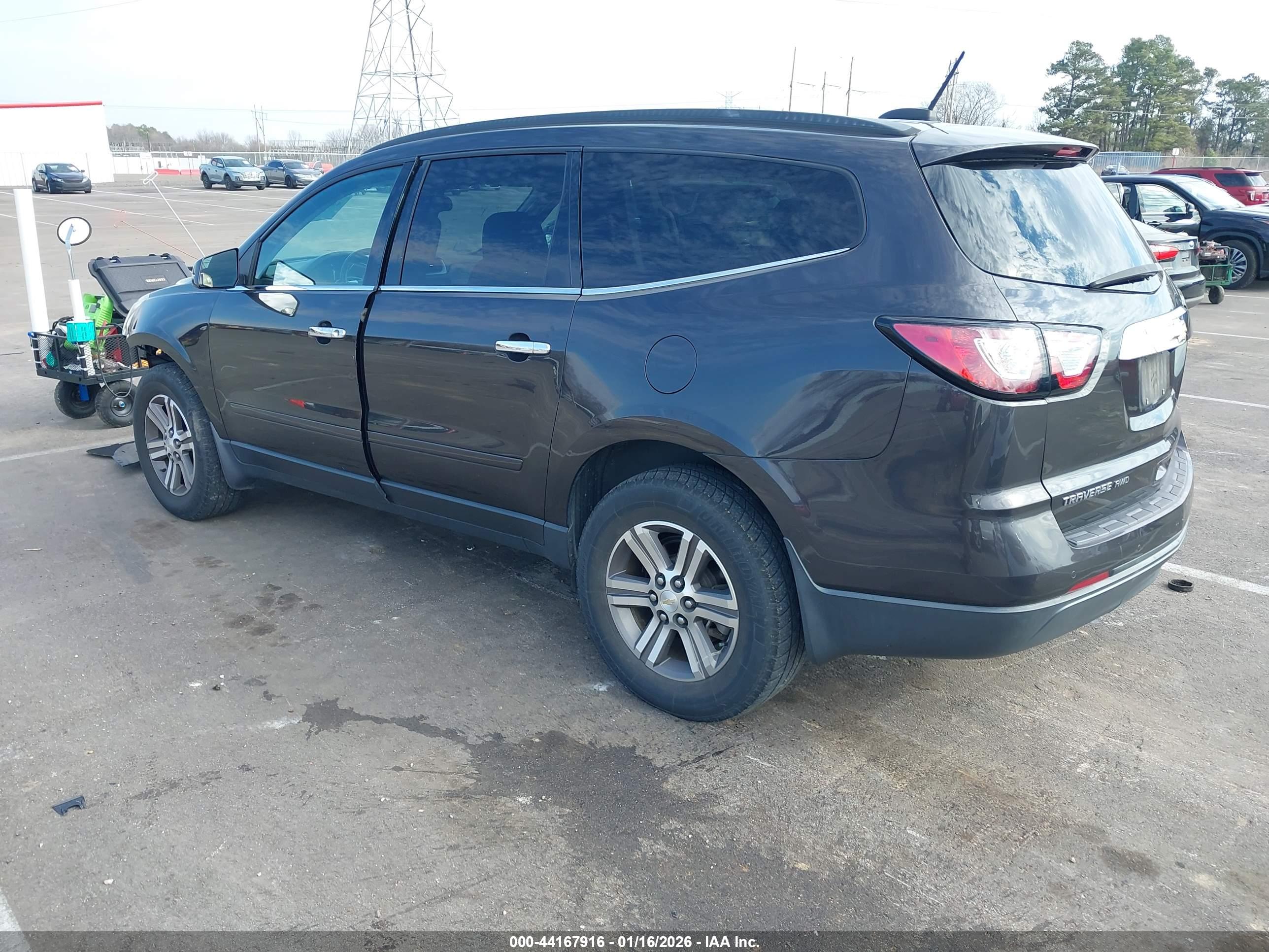 CHEVROLET TRAVERSE image 3