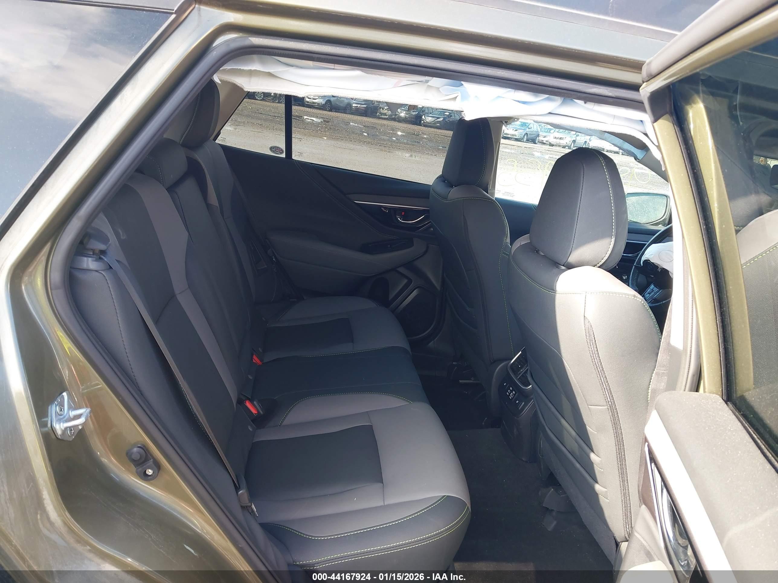 SUBARU OUTBACK image 8