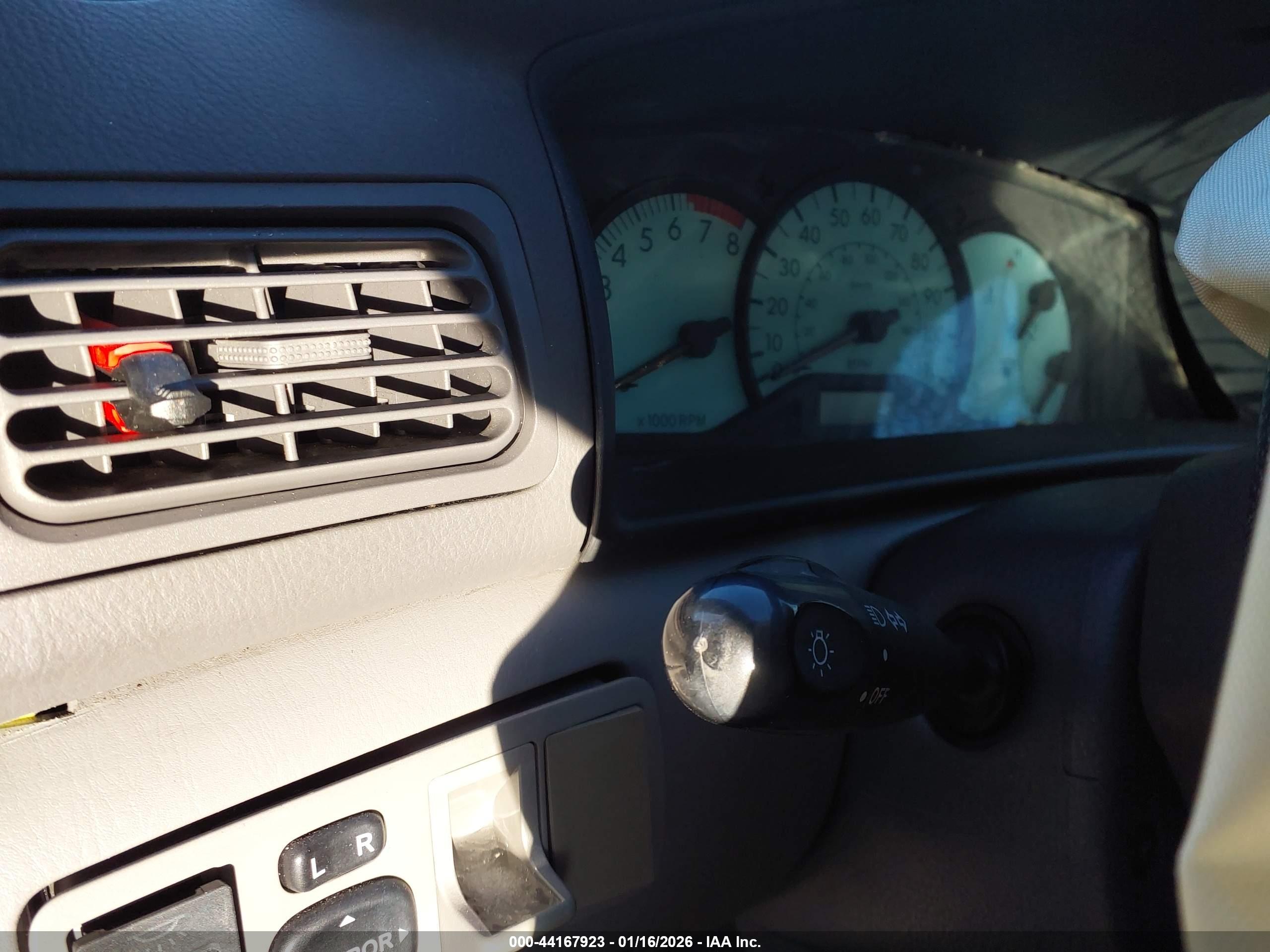 TOYOTA COROLLA image 7