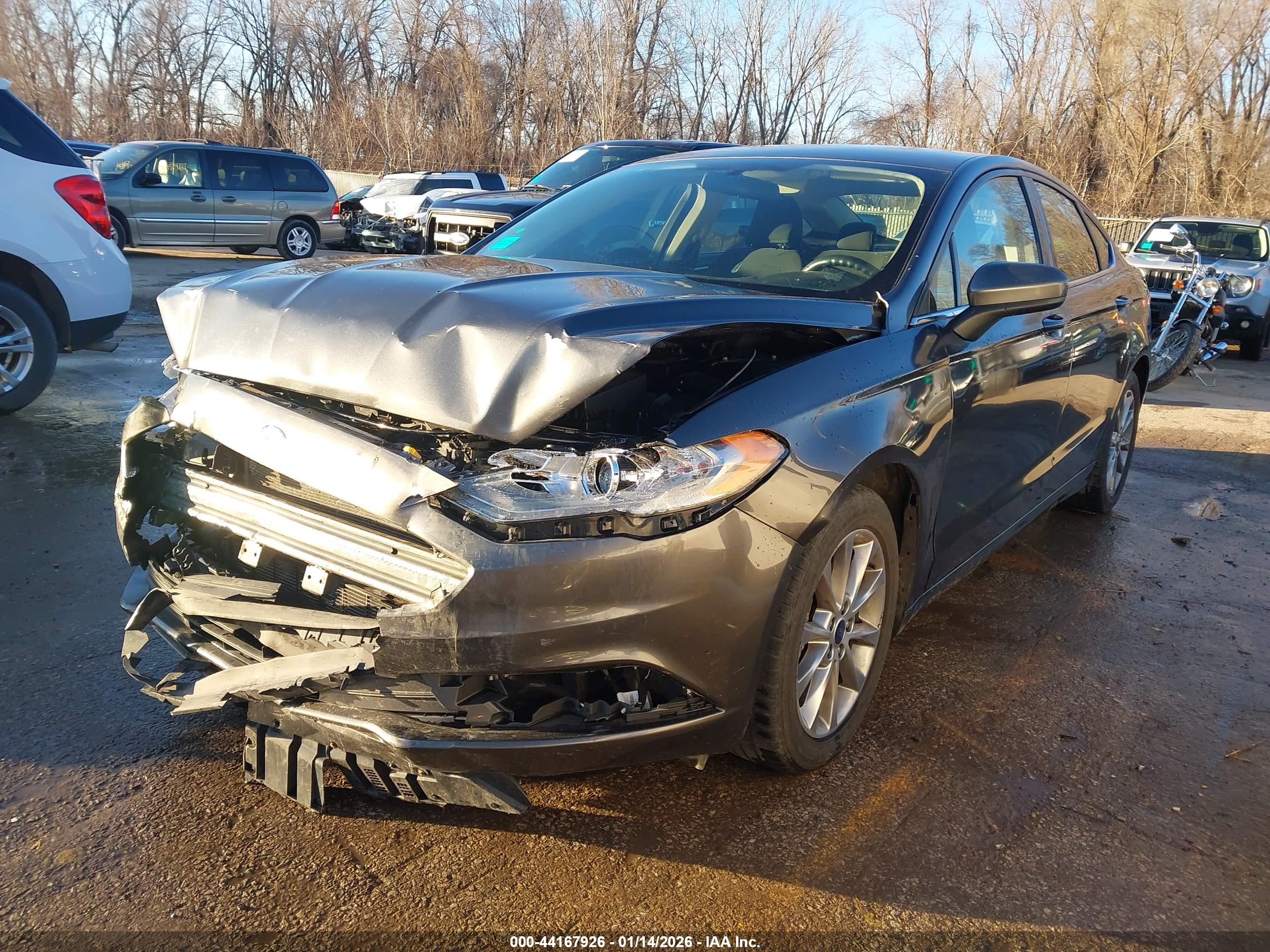 FORD FUSION image 2
