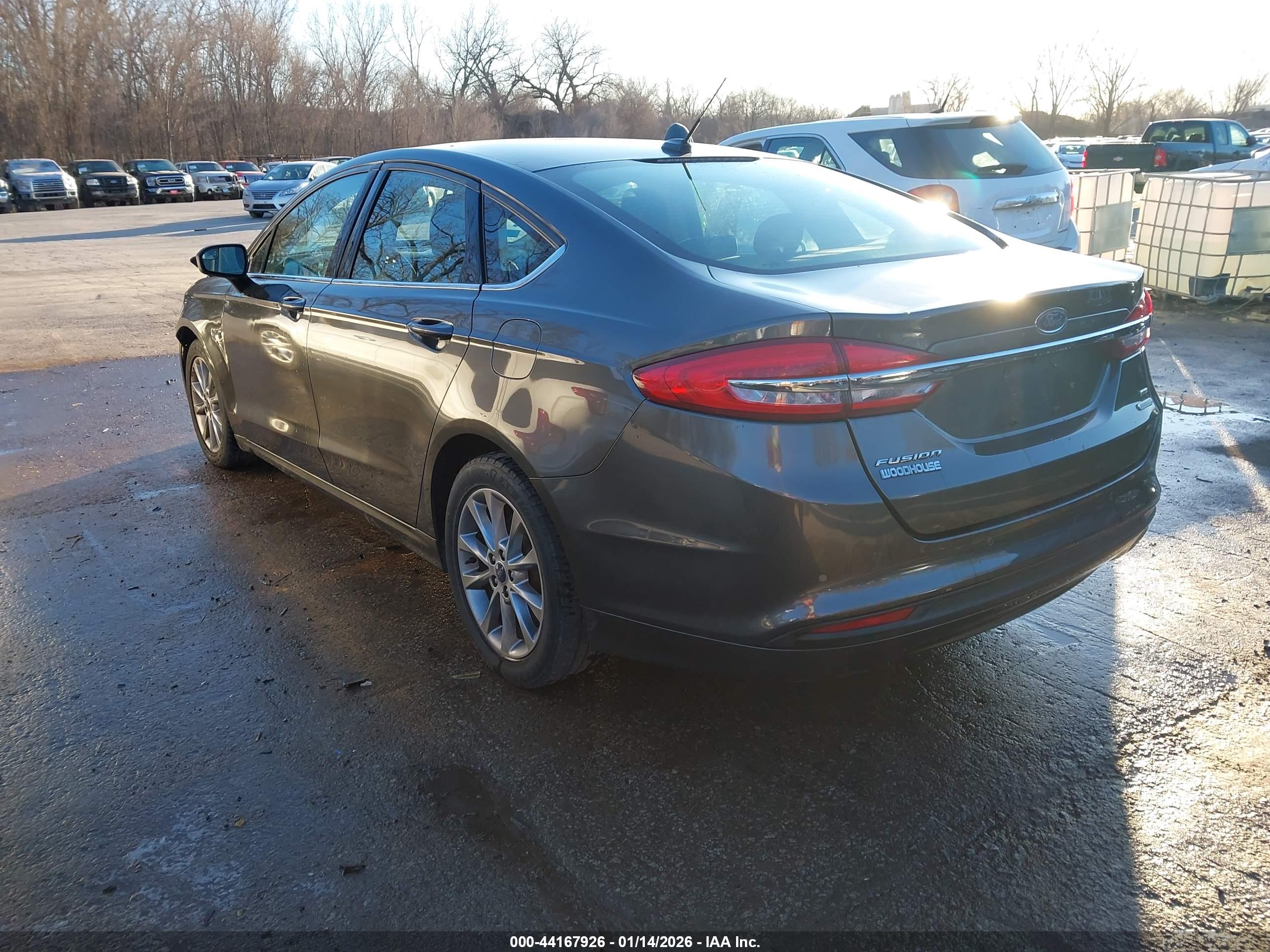 FORD FUSION image 3