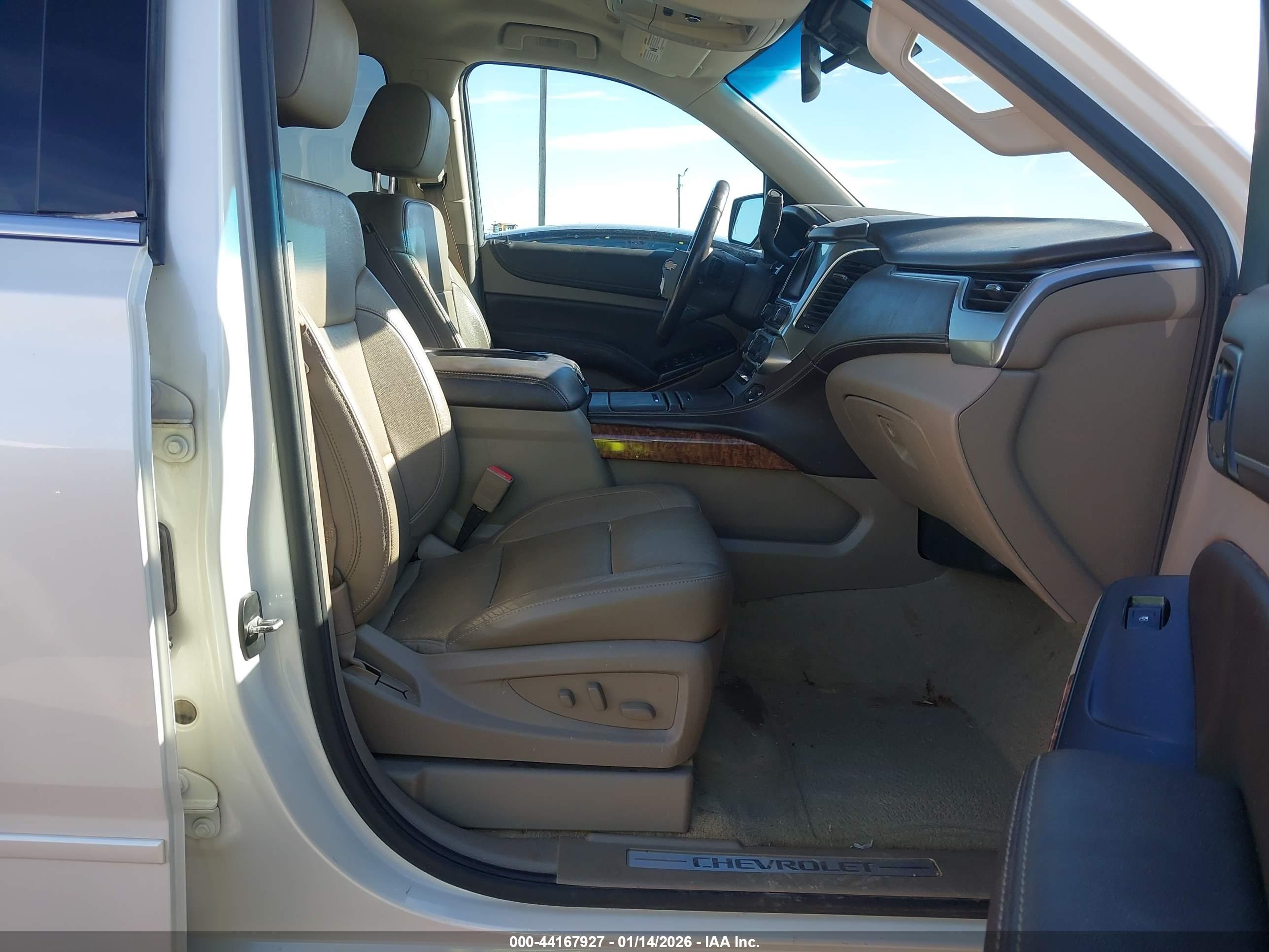 CHEVROLET SUBURBAN image 5