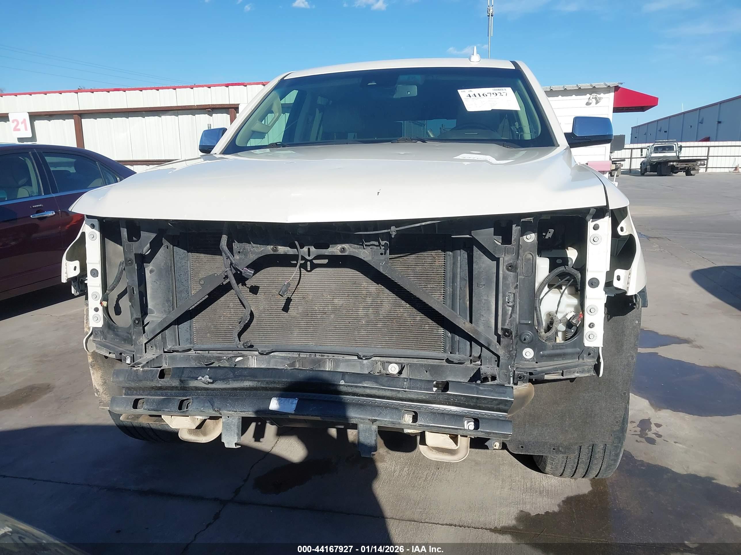 CHEVROLET SUBURBAN image 6